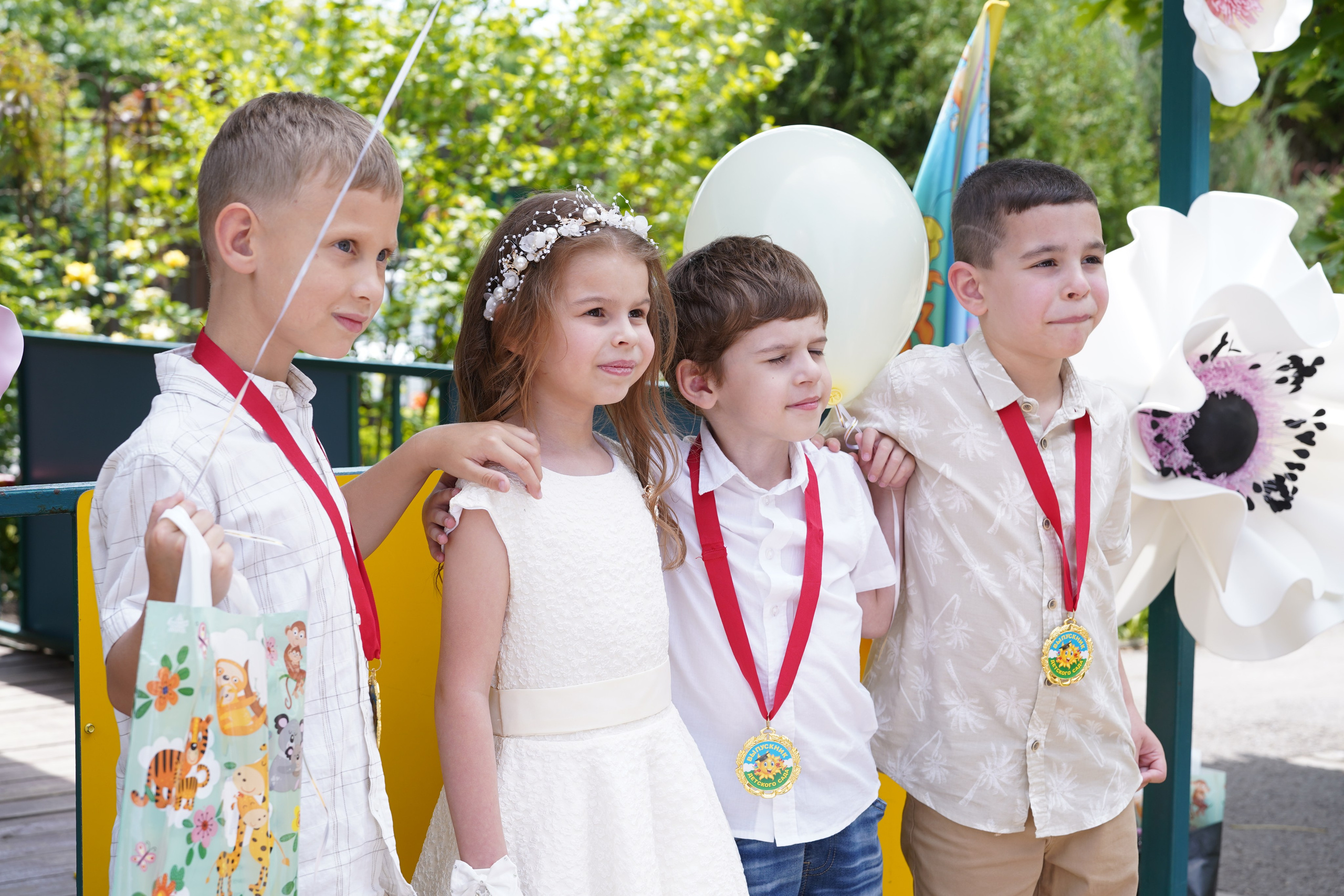 Репортажная съемка /Выпускной//. MEMENTO.Выпускные альбомы, школьные, юбилейные и другие книги. Ростов-на-Дону