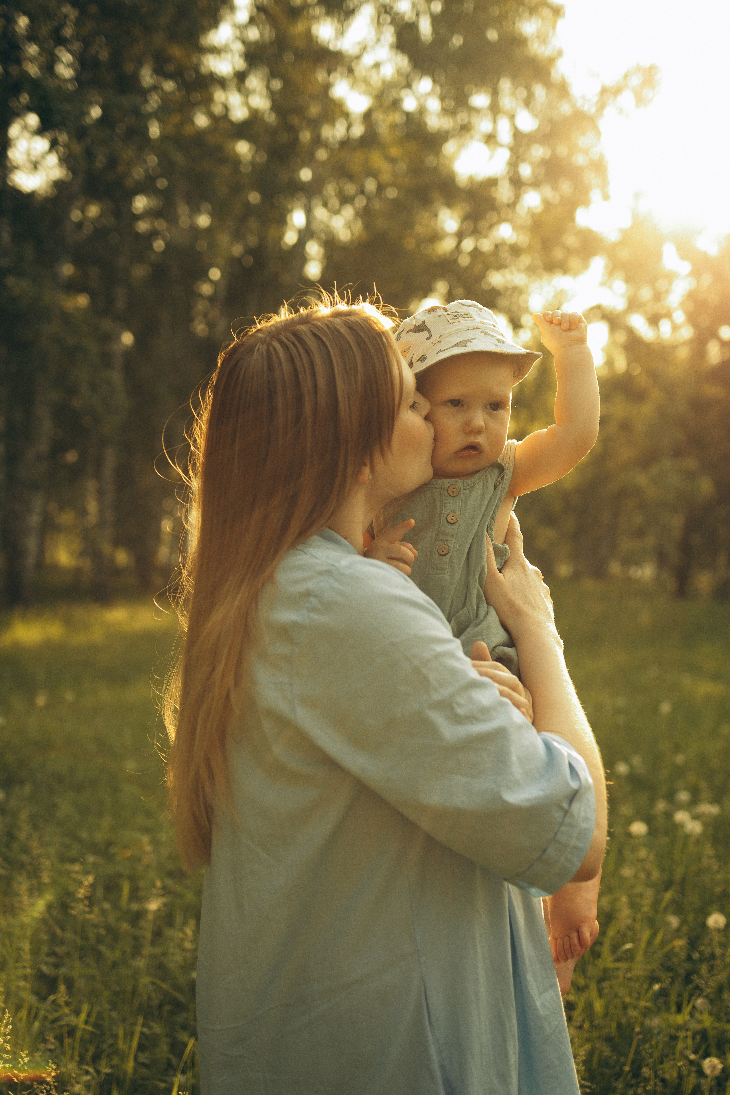 На природе. Семейный фотограф Новосибирск Фотограф на выписку Новосибирск