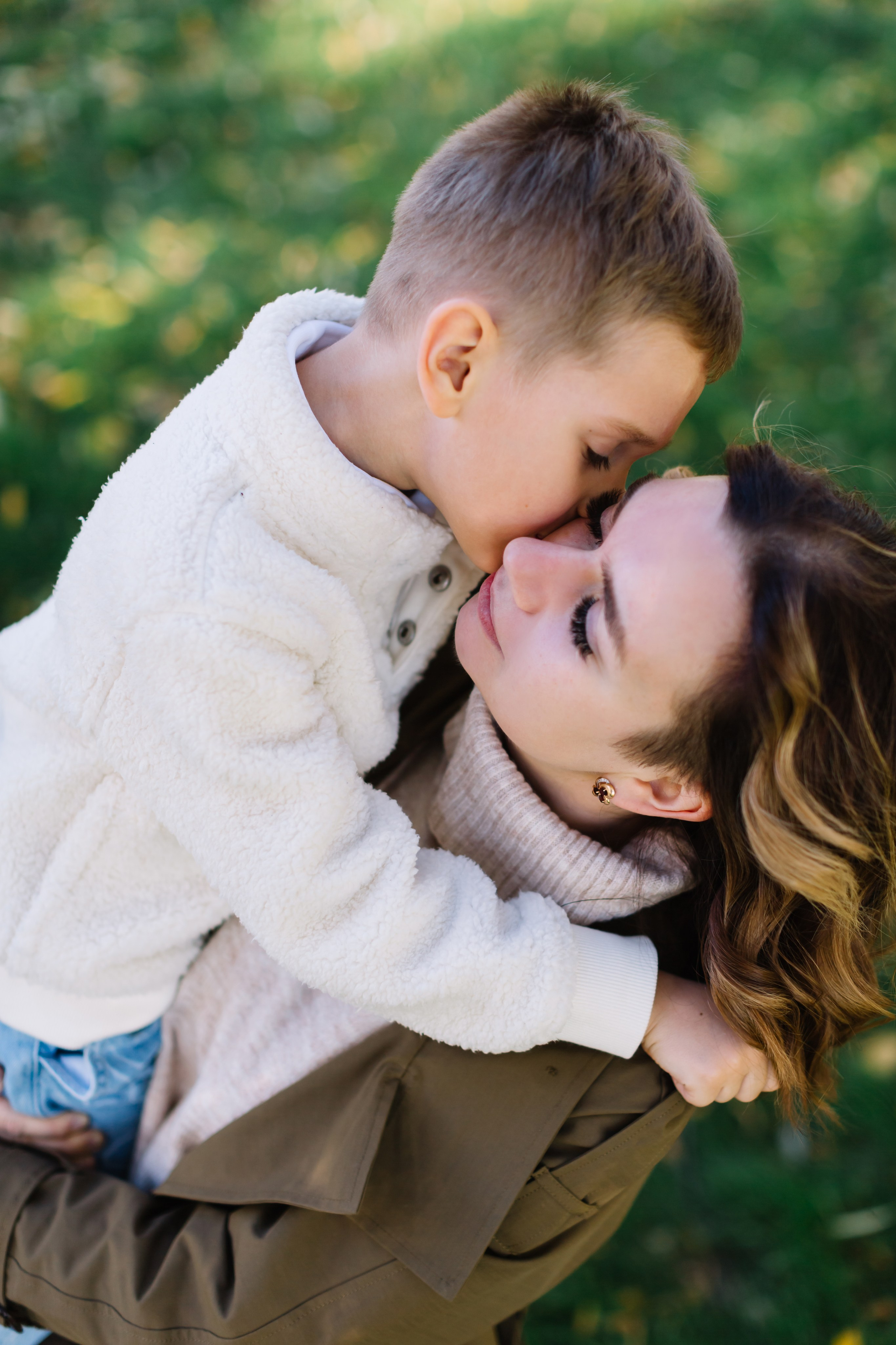 алёна малахова фотограф новосибирск семейный детский домашняя фотосессия в новосибирске день рождения репортажная съёмка фотосессия с лошадьми на конюшне деревня алтай  на природе фотосессия в детском саду мама и сын предложение руки и сердца идея  помолвка фотосессия берег закат детский день рождения годик торт аниматор лофт игровая продолжение следует prodoljenie_sleduet_  корпоратив тимбилдинг первоклашка линейка  контент  бизнес портрет оперный новат франция берет весна девушка мама и дочь мать и дитя