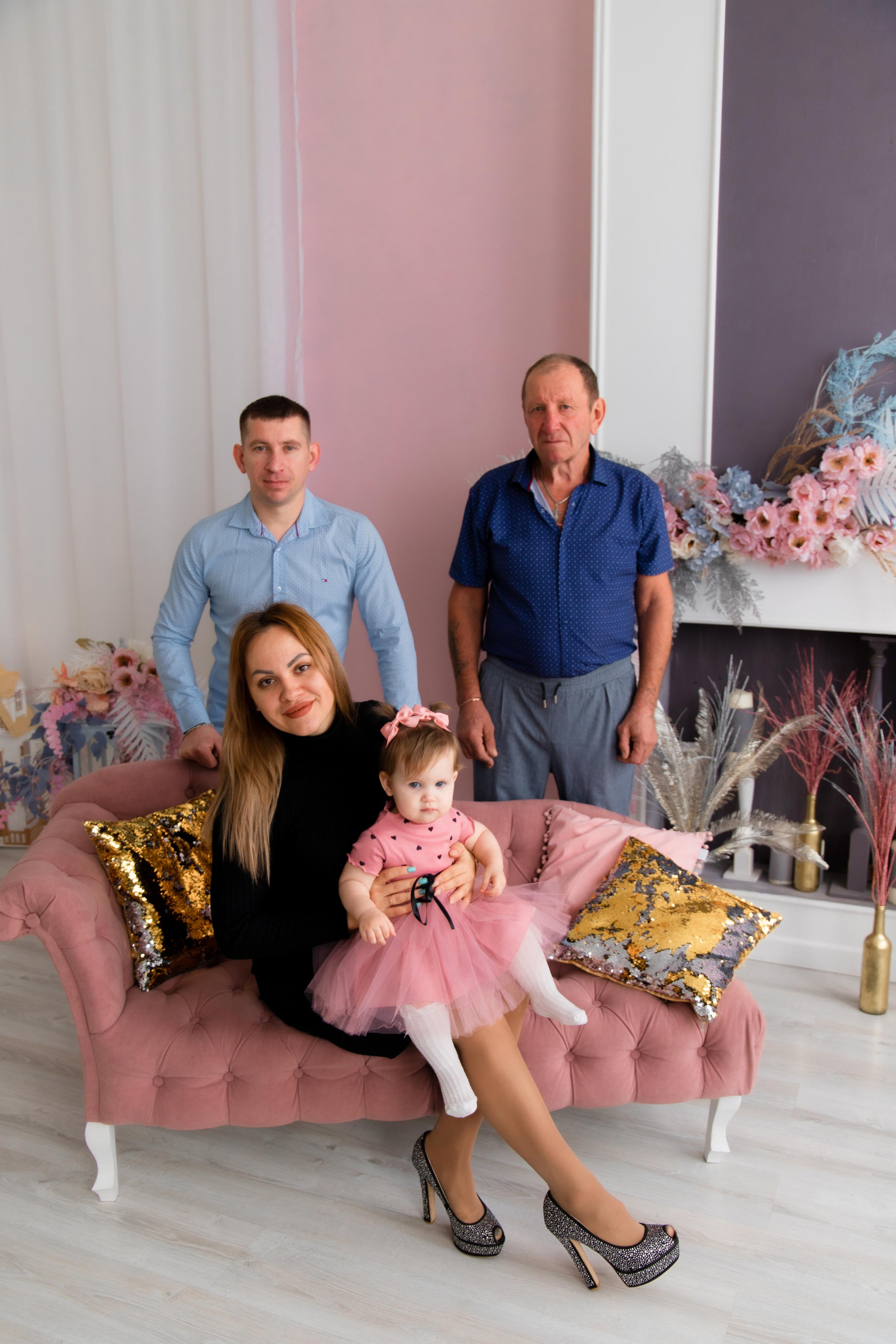 Карина и семья (Тоффи Видное). Семейный и свадебный фотограф Видное Москва Екатерина Пятова