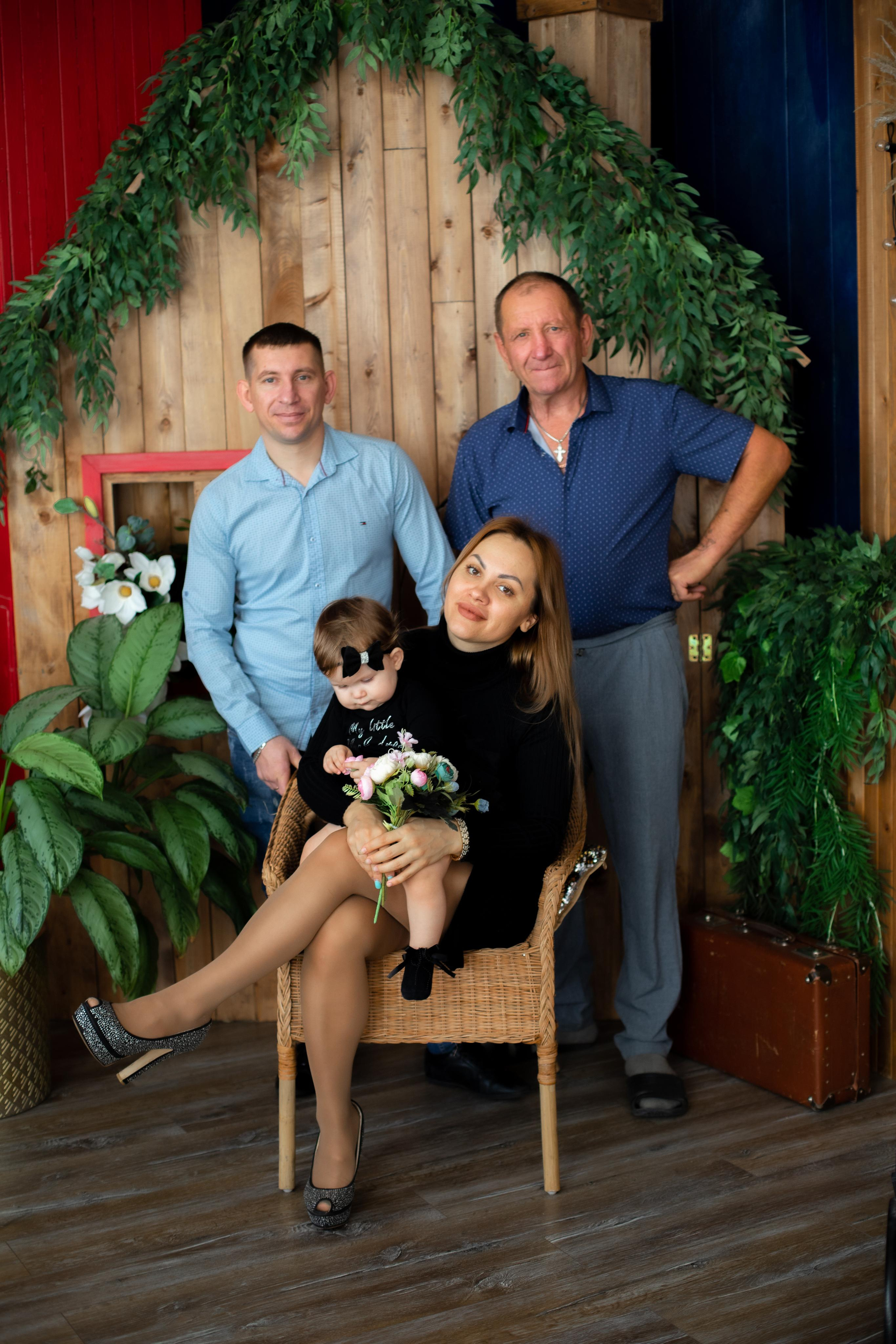 Карина и семья (Тоффи Видное). Семейный и свадебный фотограф Видное Москва Екатерина Пятова