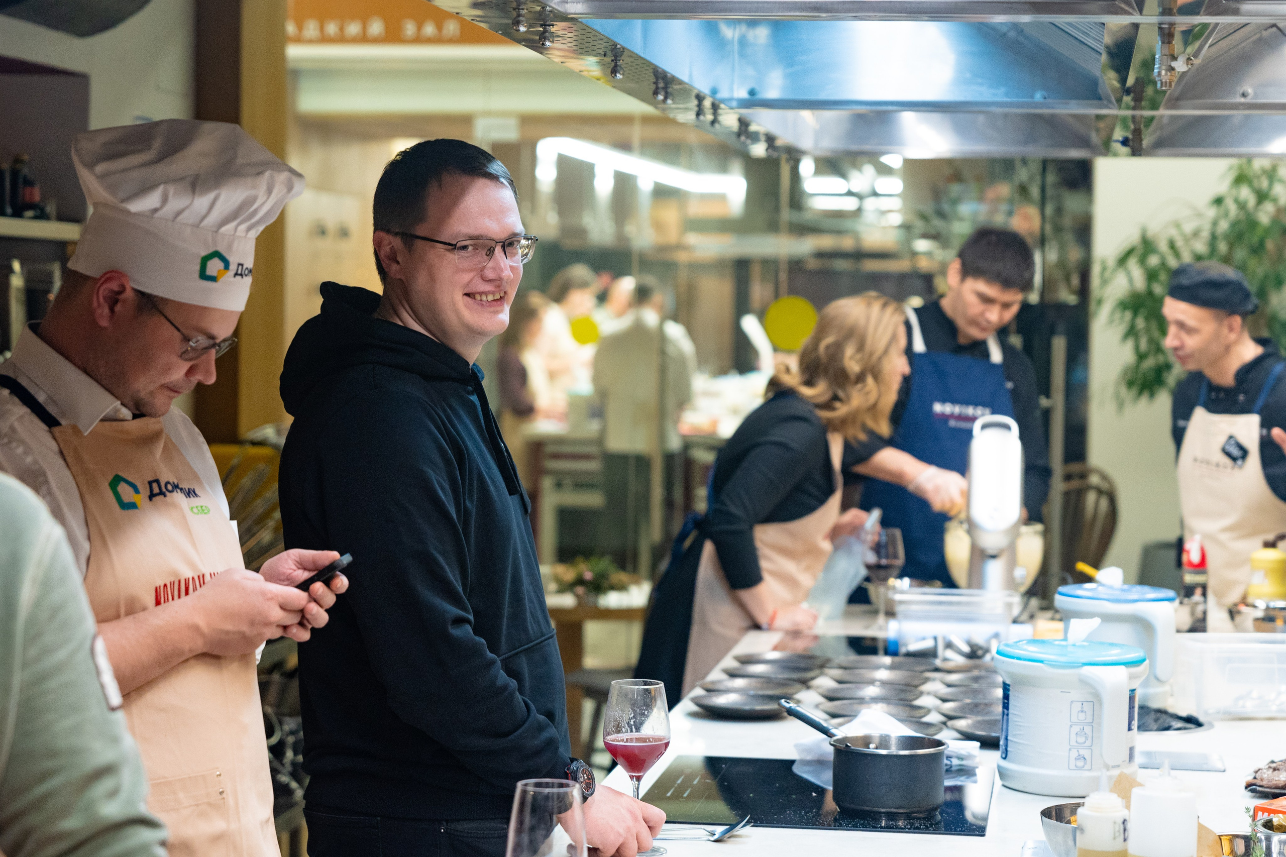 NOVIKOV SCHOOL — Умами зал. Фотограф Никита Комаров