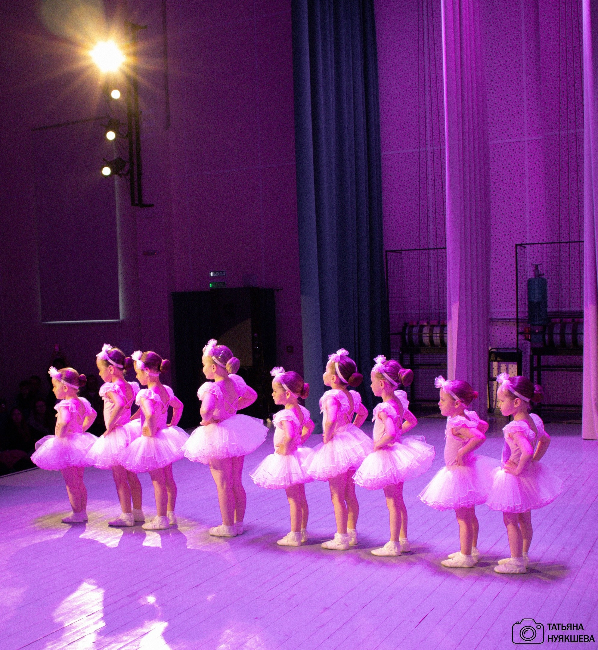 Отчетный концерт танцевальной студии Алины Литвиновой. Свадебный и семейный фотограф Татьяна Нуякшева Новоалтайск — Барнаул