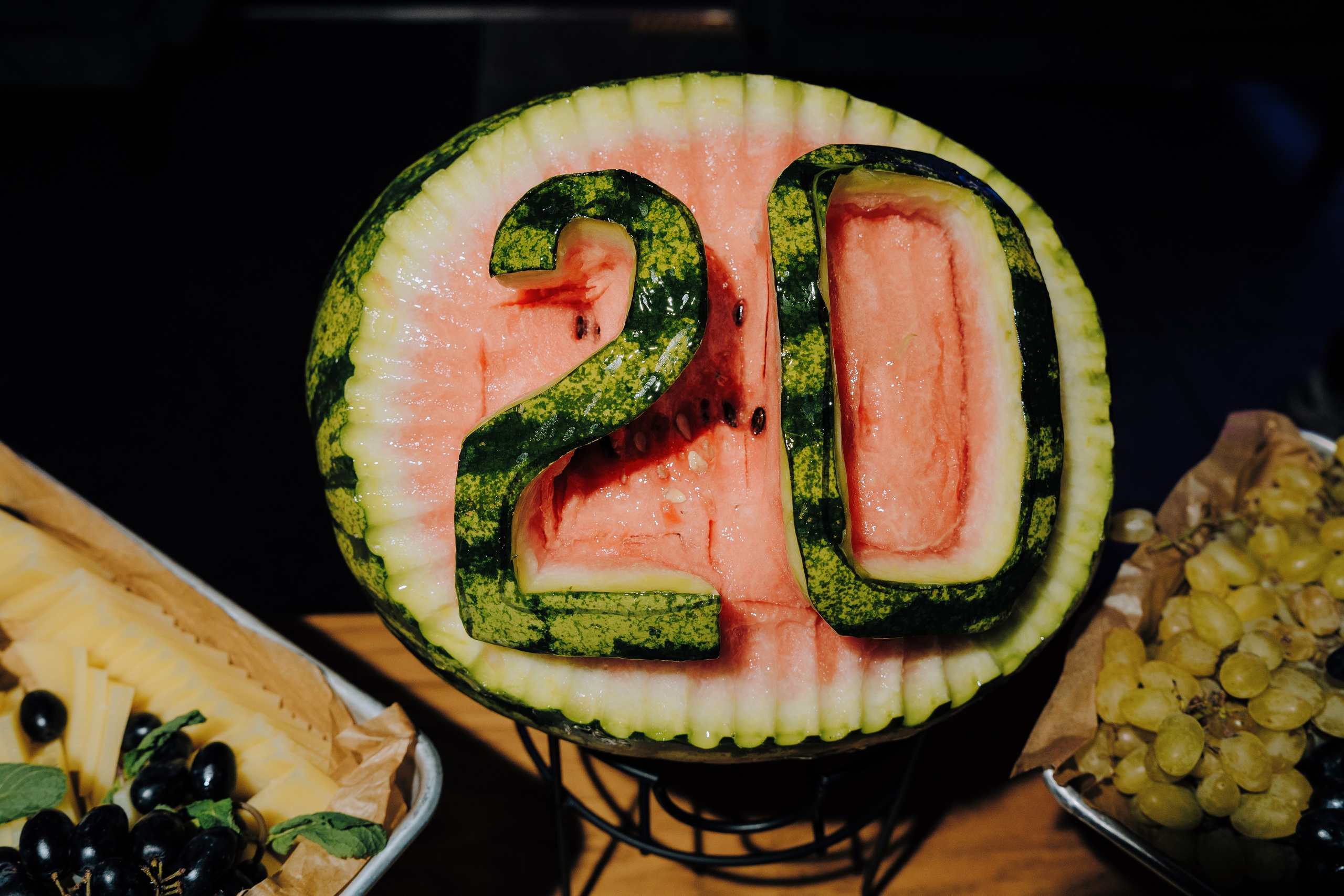 20 ЛЕТ МЕГАПОЛИС ЧЕЛЯБИНСК ХЕДЛАЙНЕР ЕЛКА. Репортажный фотограф Зуев Роман г. Челябинск