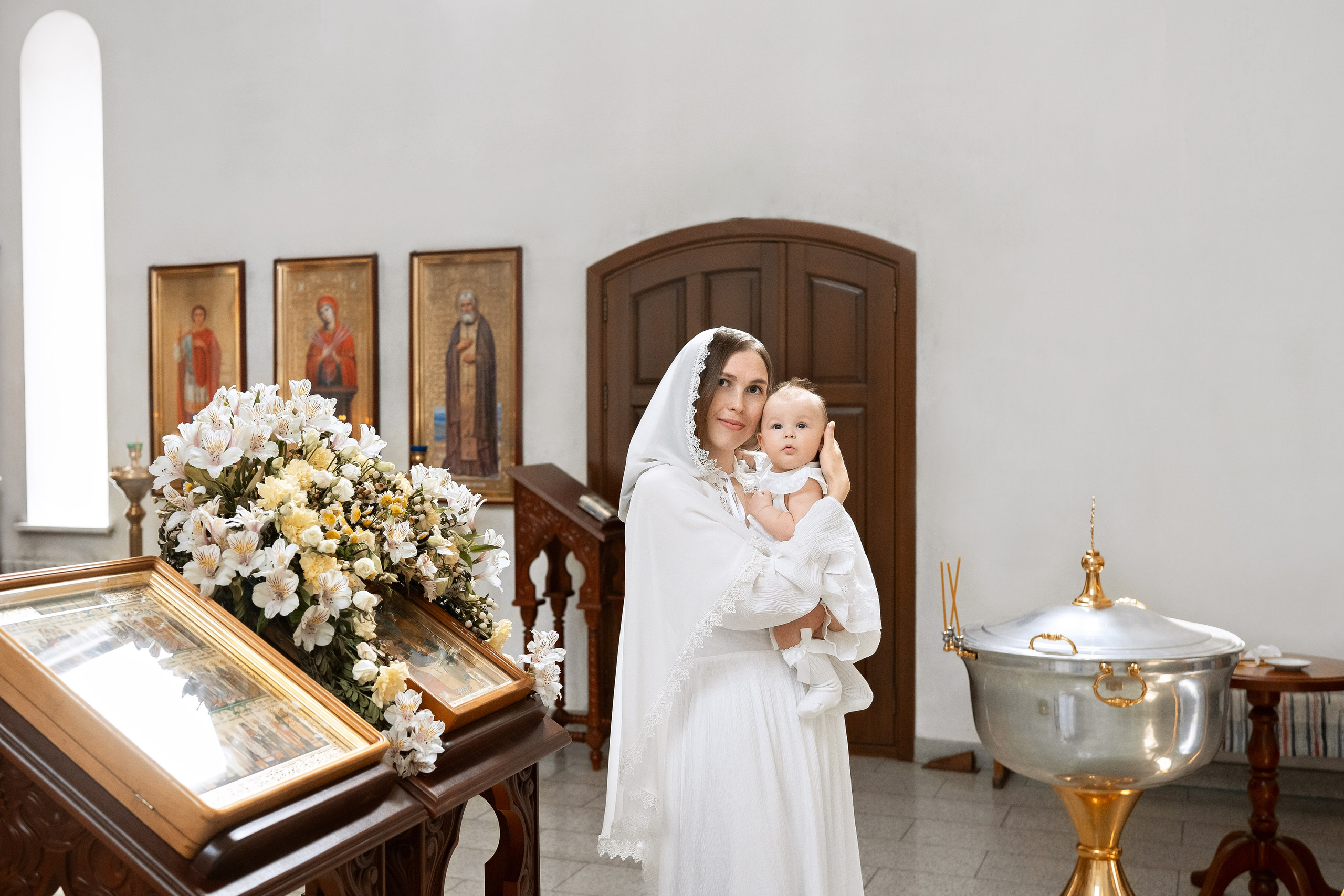 Крещение в храме Архангела Михаила. Церковный фотограф на Таинство Крещения и Венчания в Оренбурге и Оренбургской области Екатерина Белкина