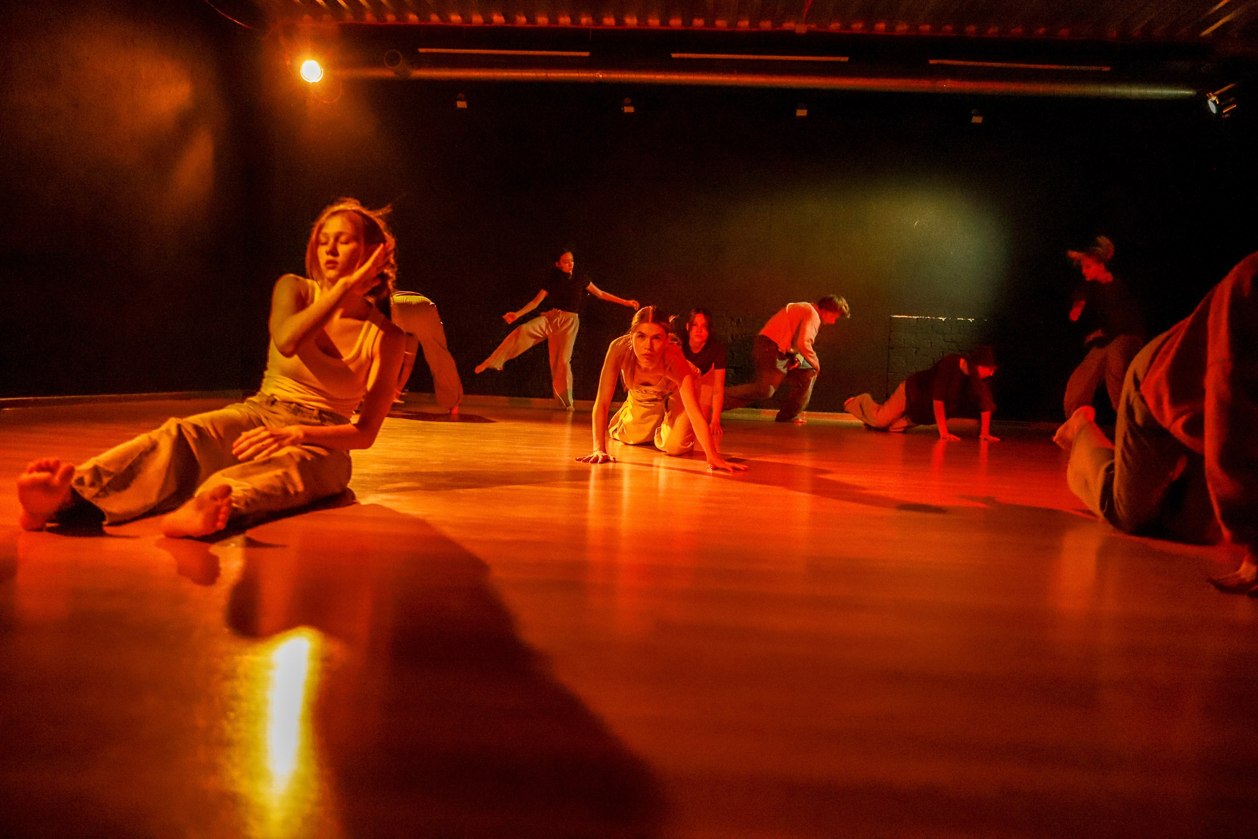 Современный показ Подземка. Небесные ласточки. Фотограф Юлия Мальцева