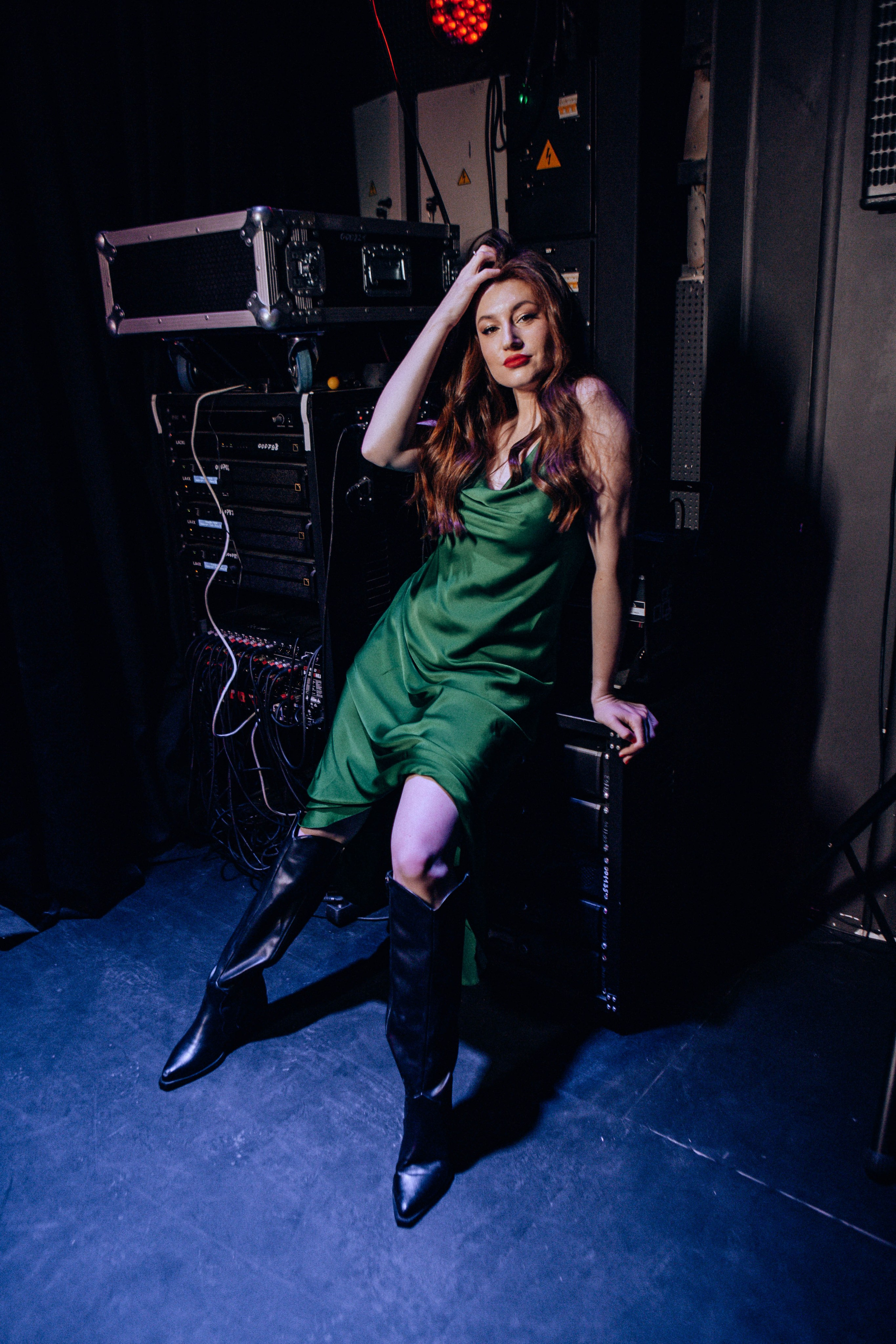 Катя. Контакты