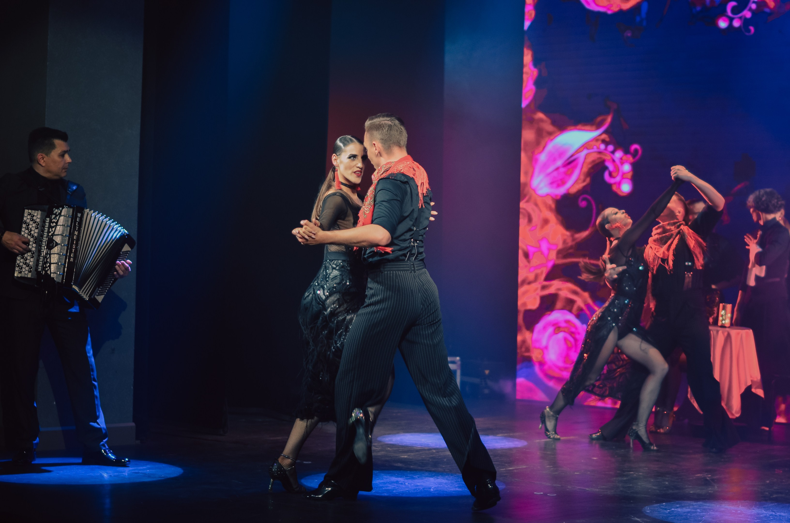 Фоторепортаж танцевального мероприятия. Денисова Аля — фотограф для парных съемок и индивидуальных историй в Барнауле