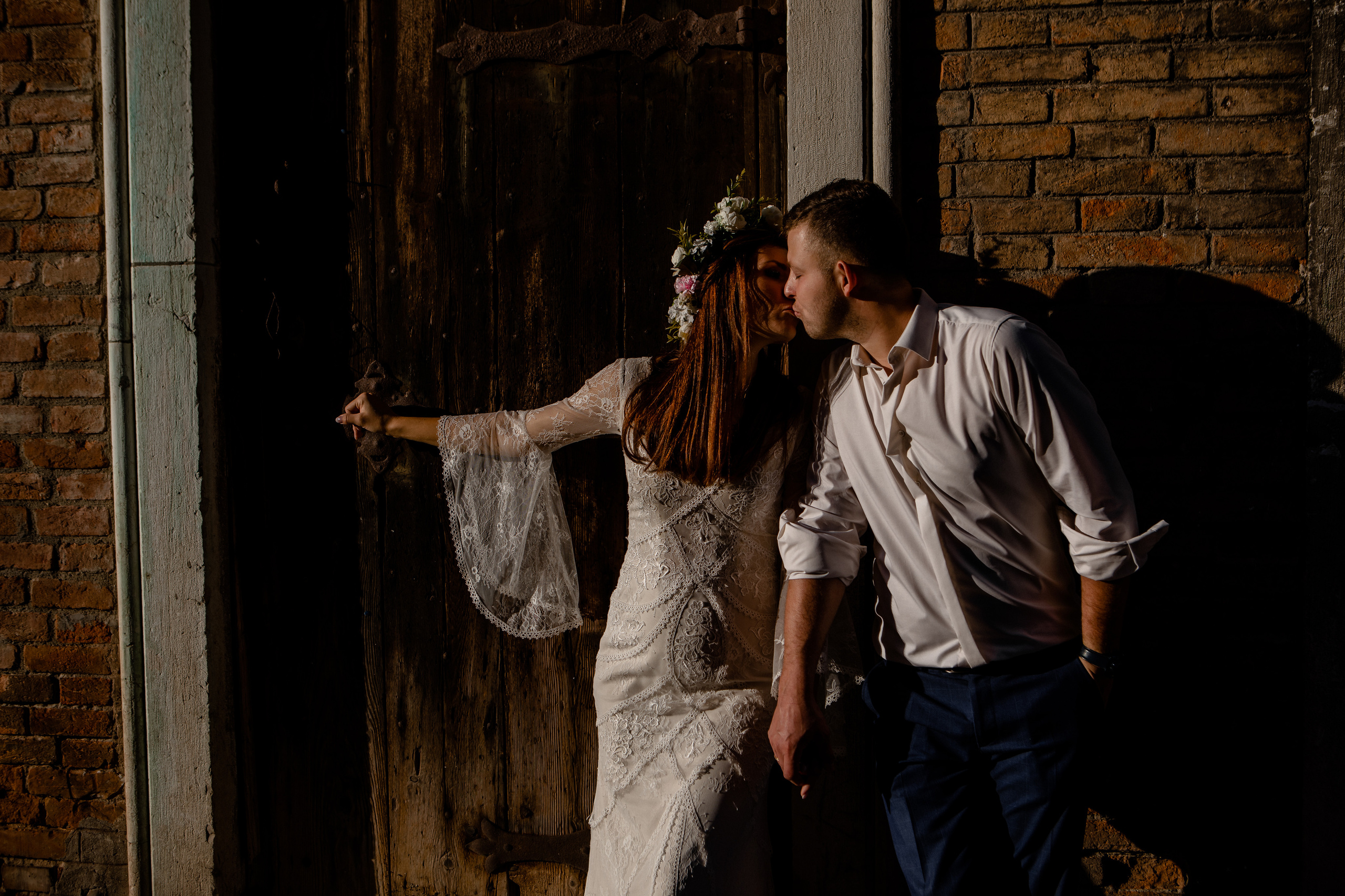 свадебная съемка в италии, портрет молодоженов