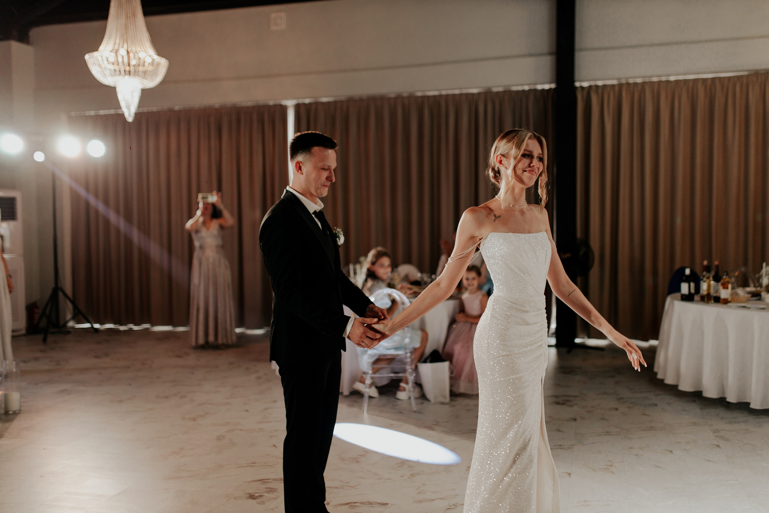 Свадебный банкет в Санкт-Петербурге — Трогательная фотосессия с родными и лавстори. Фотограф в Санкт-Петербурге Лиза Семченкова