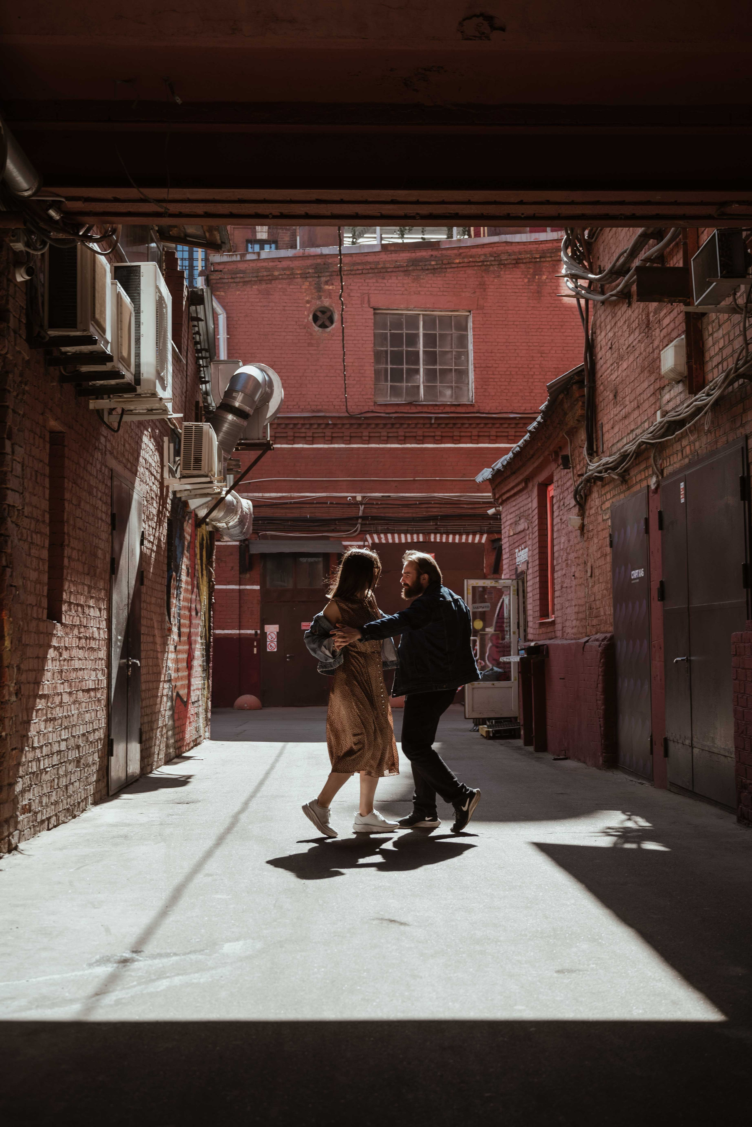 Лав стори Ивана и Эли. Файн арт и контент фотограф в Москве Александра Роскина