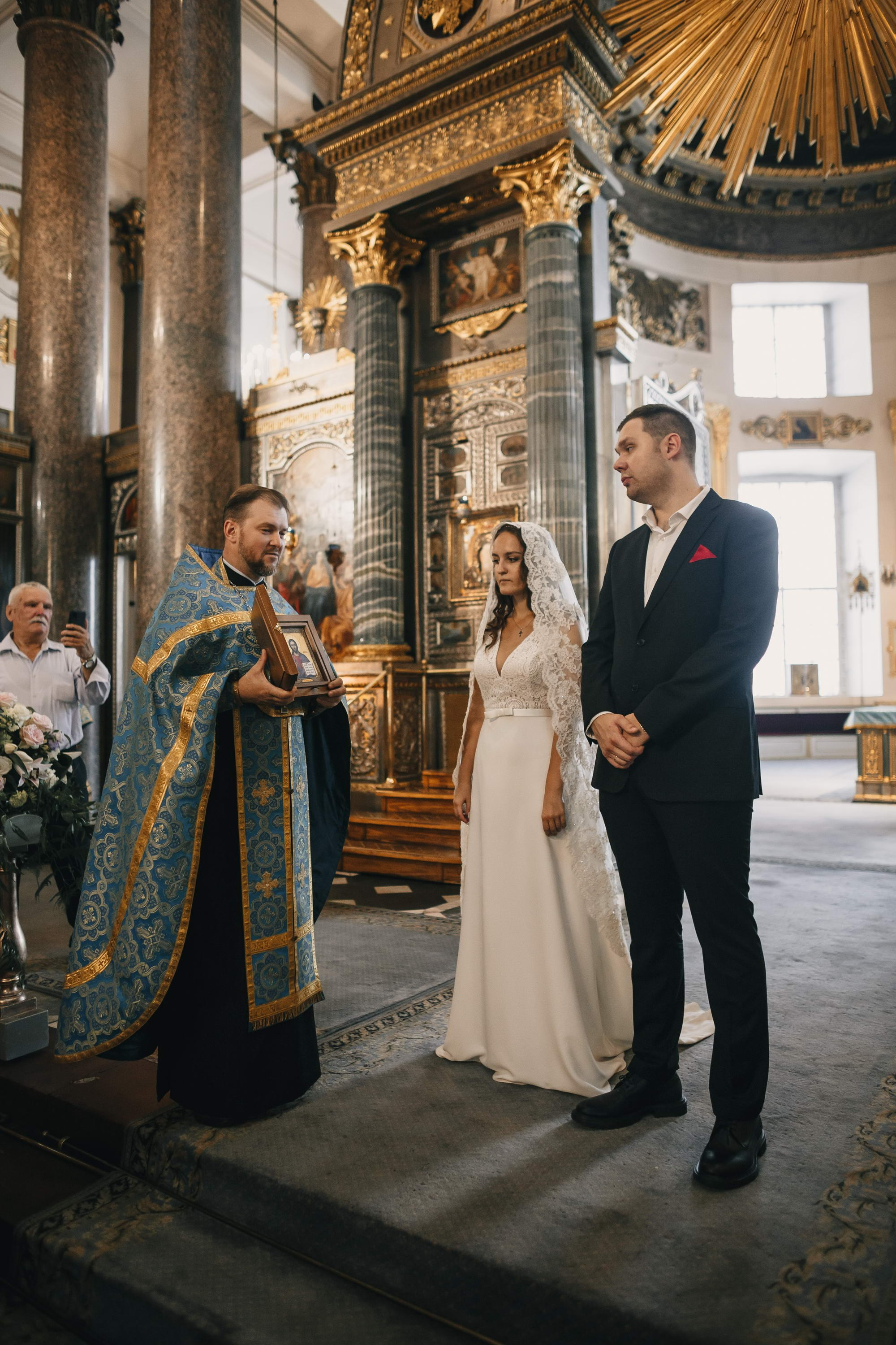 Венчание интернациональное. Свадебный фотограф Игорь Брундасов 8PHOTO на свадьбу венчание загс СПб