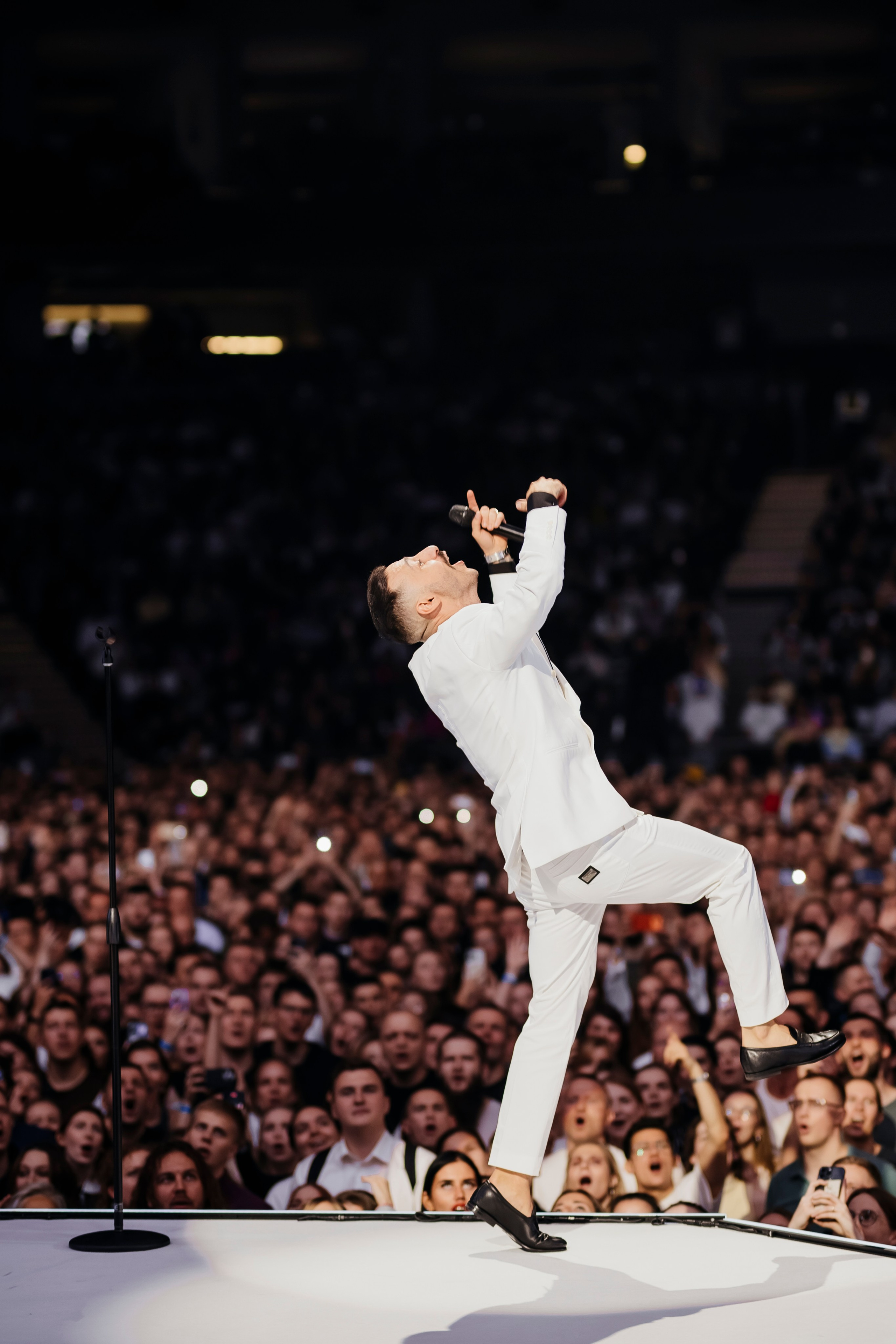 Концерт L’ONE с хором и симфоническим оркестром в Live Арене 19 октября 2025. Репортажный, event, концертный и backstage фотограф из Москвы Виталий Кривцов