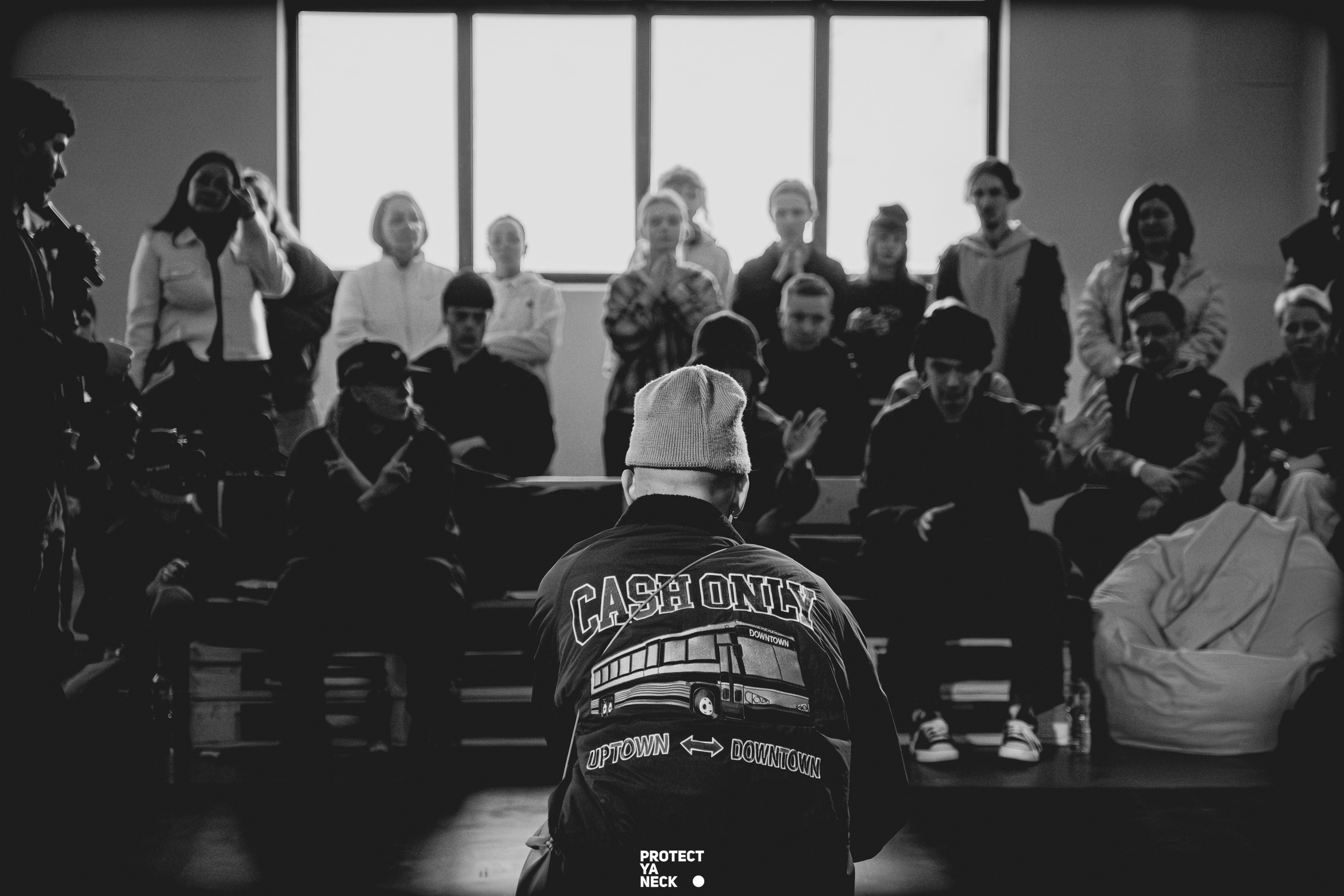 PROTECT YA NECK 22/03 (@youlovebu). Соня бу тебя сфоткала