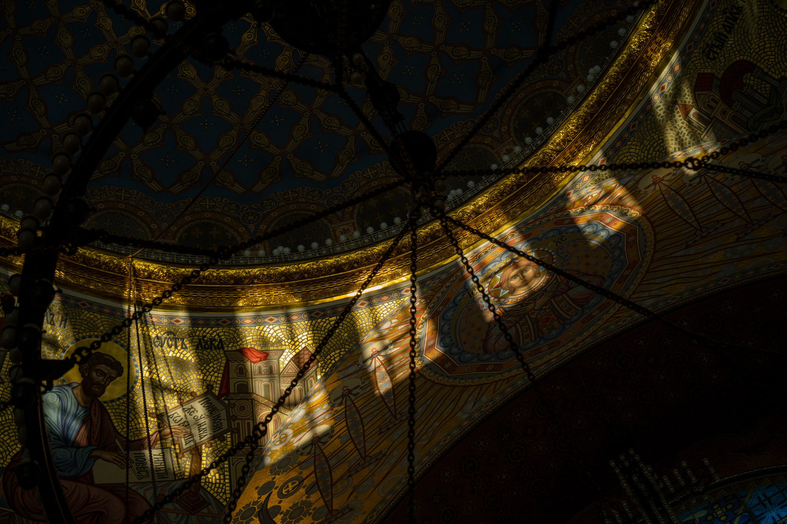 Light. Dimitri Bakhtadze photographer