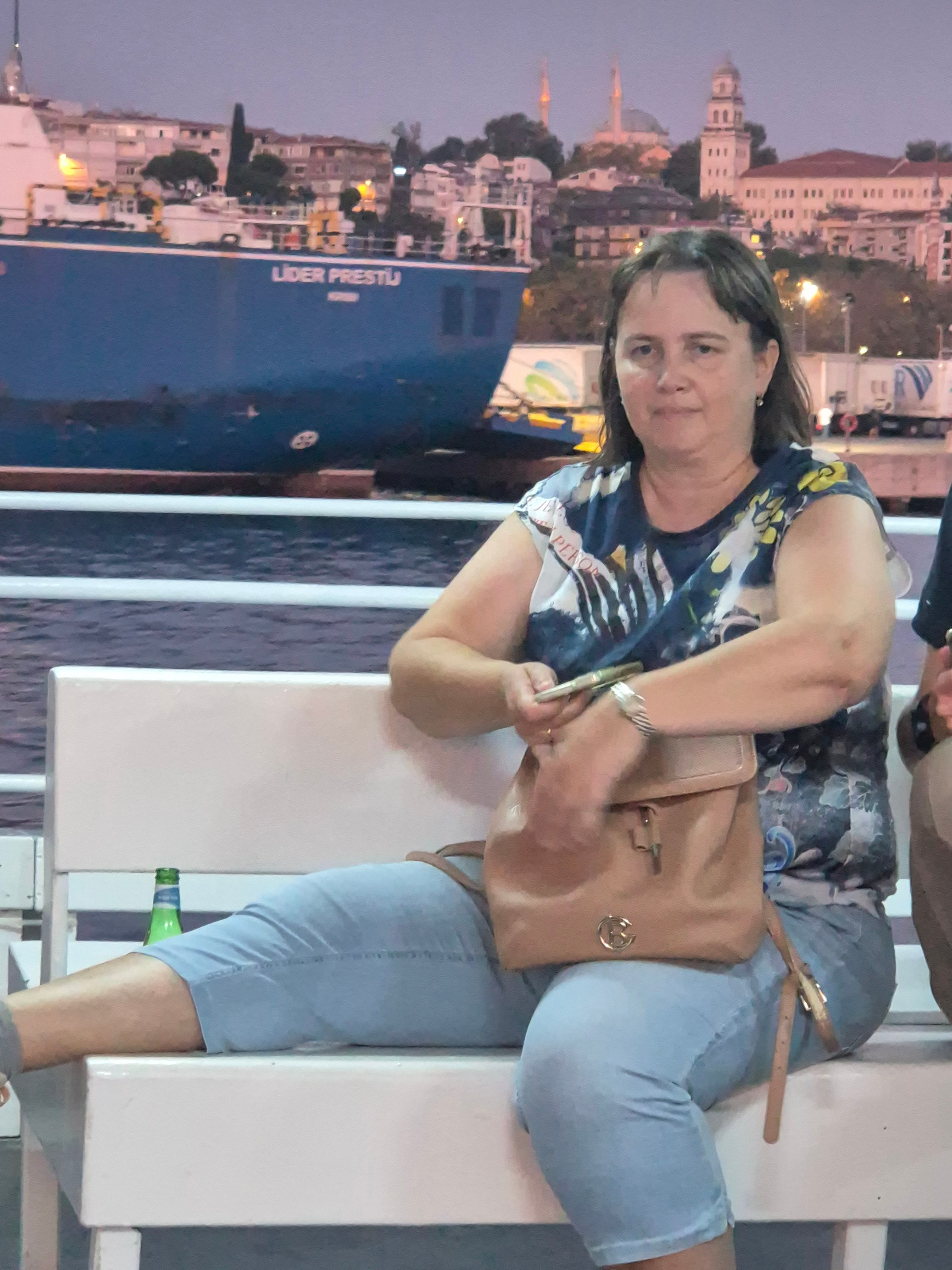 Тепло, красиво. Вечером Стамбул зажигается миллионом огоньков