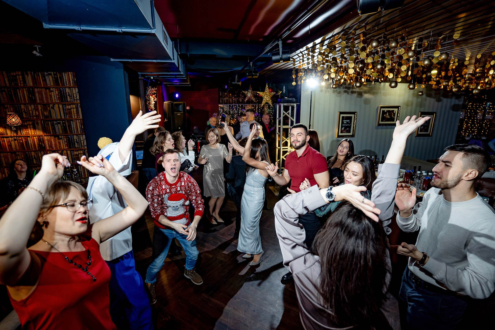 Новый год 2024 в Peoples. Сергей Кошкин. Репортажная и ивент-фотография в Сургуте