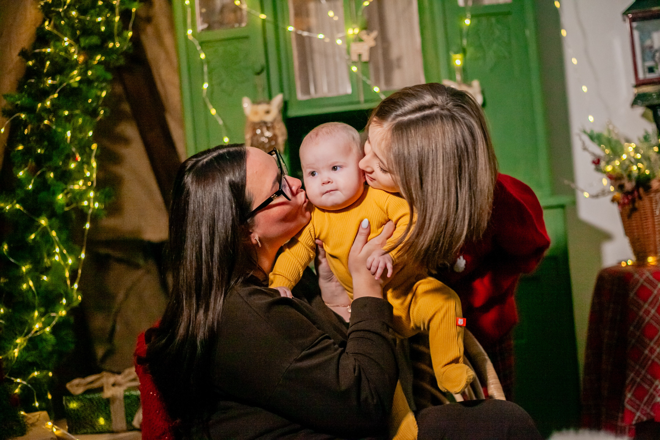 Ульяна и ее семья новый год 2024. Свадебный и семейный фотограф в Армавире