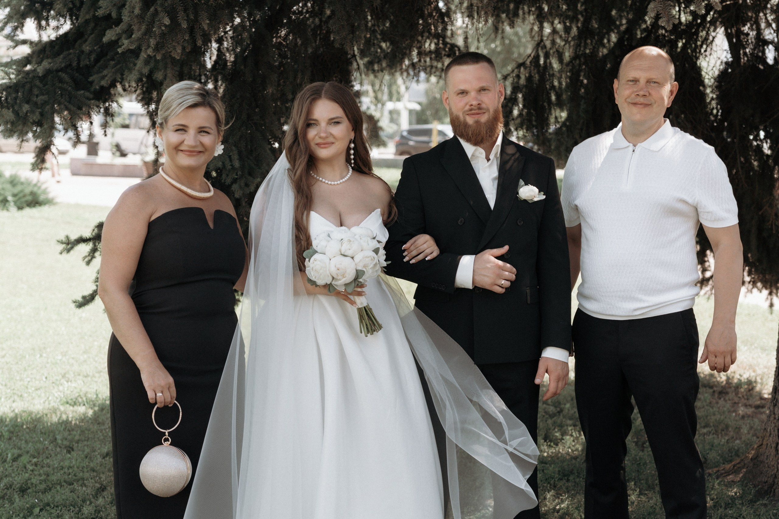 Свадьба Анастасии и Евгения, Картинная галерея, прогулка в лесу. Ресторан «Хлеб и Винотека». Свадебный фотограф в Тамбове Павел Четвертков