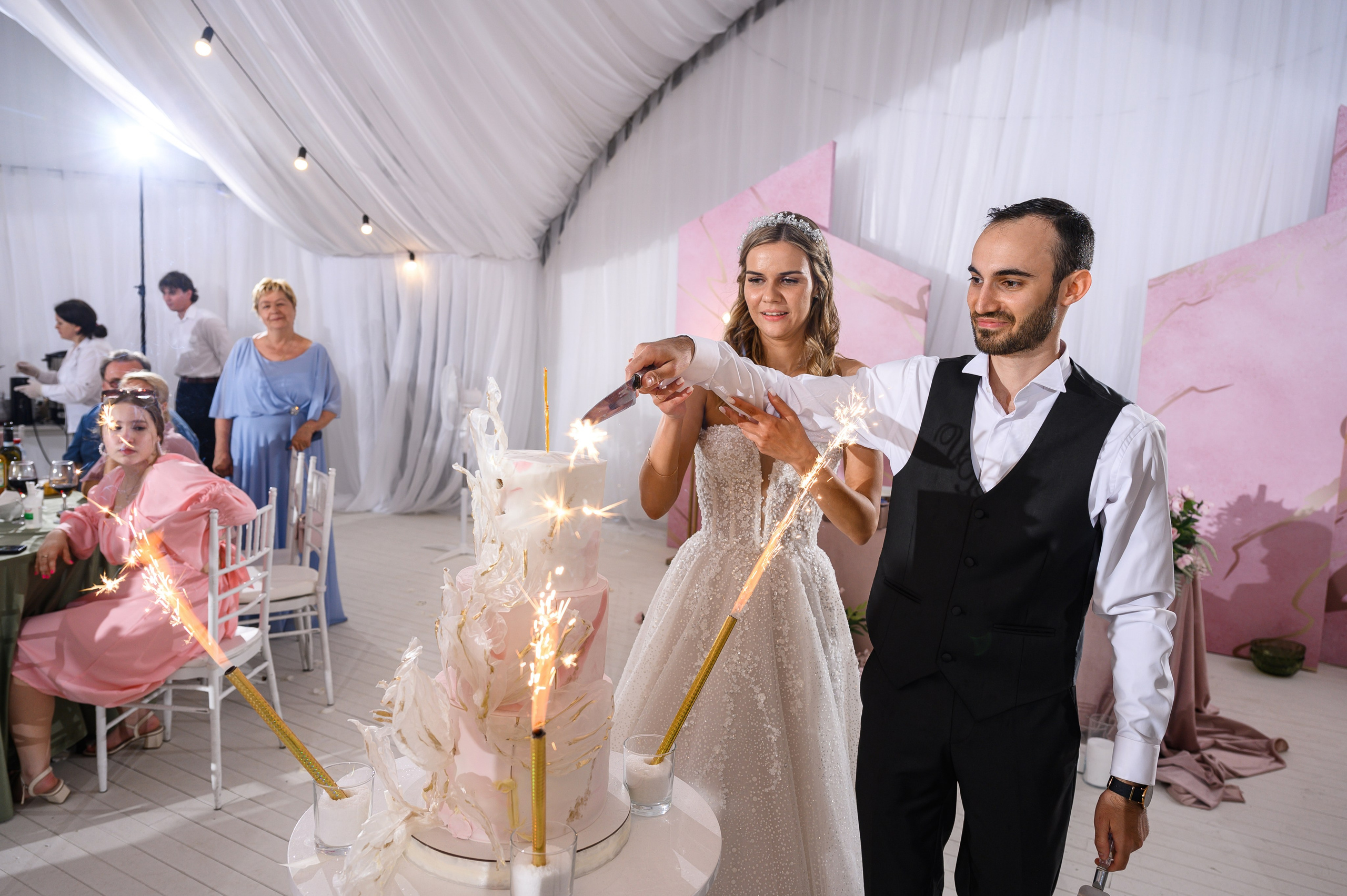 Свадьба шатер Город мастеров — Русская сказка. Свадебный фотограф Москва Юрий Кульман