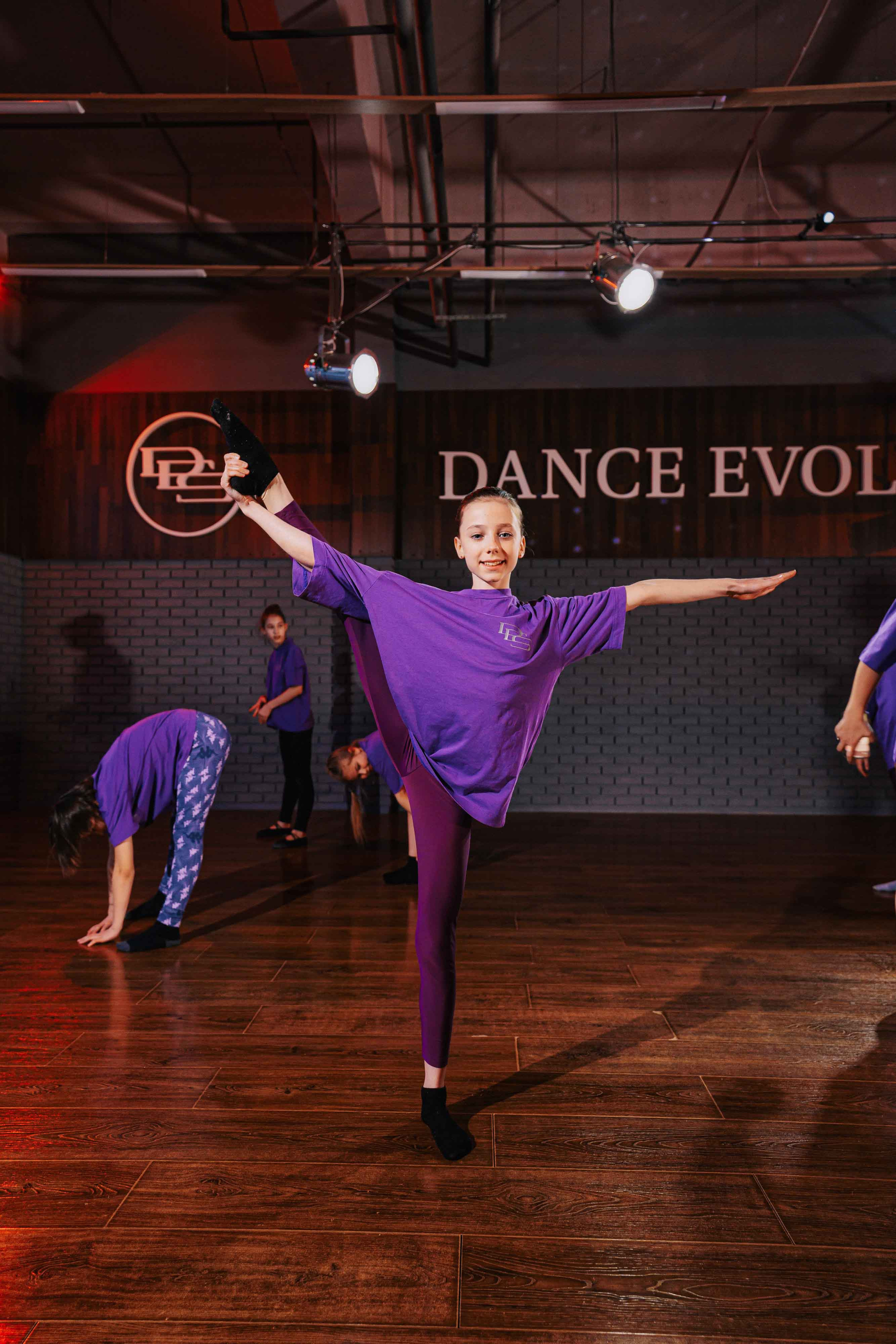 DANCE EVOLUTION STUDIO. Свадебный и семейный фотограф в Санкт-Петербурге Виктор Голубев