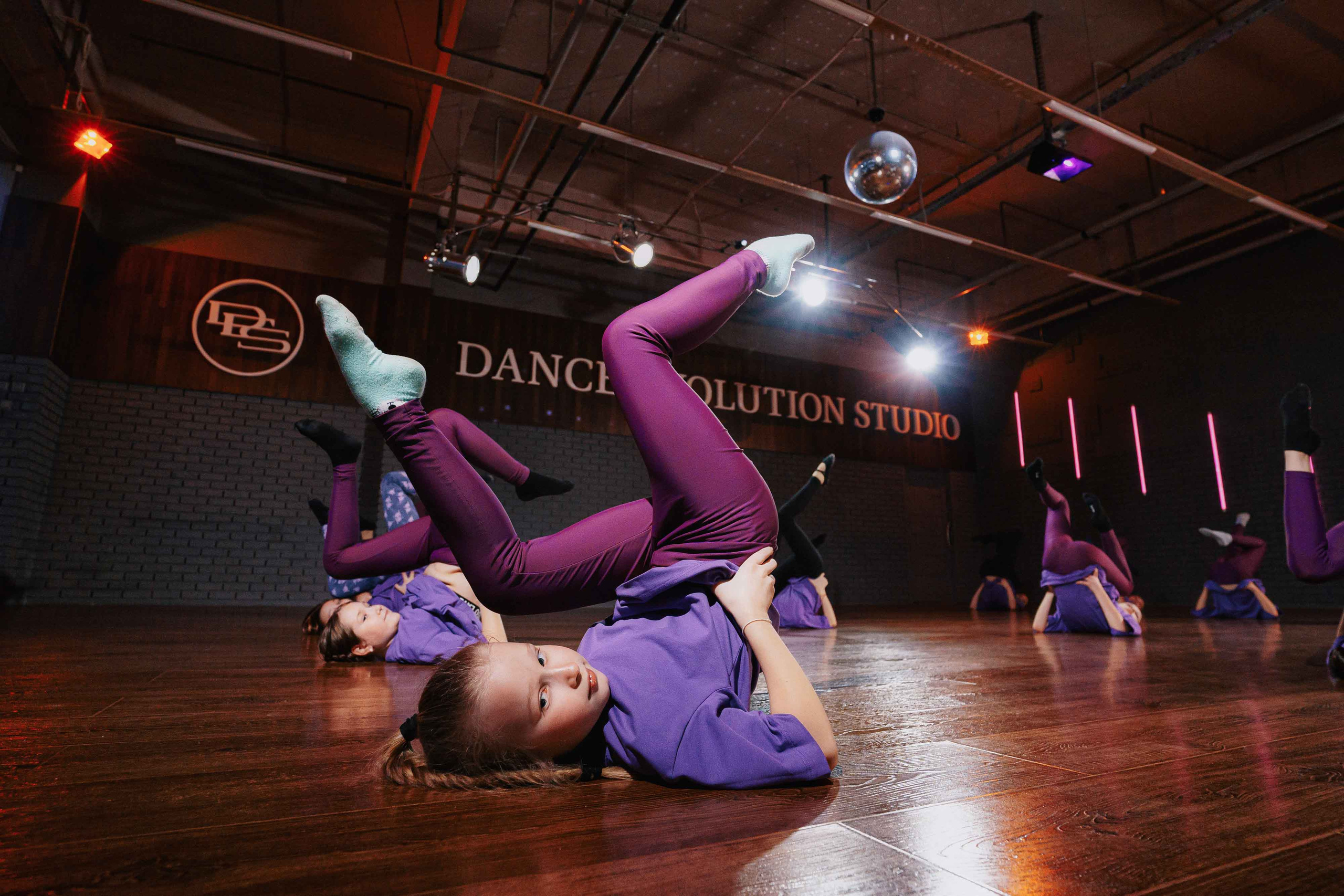 DANCE EVOLUTION STUDIO. Свадебный и семейный фотограф в Санкт-Петербурге Виктор Голубев