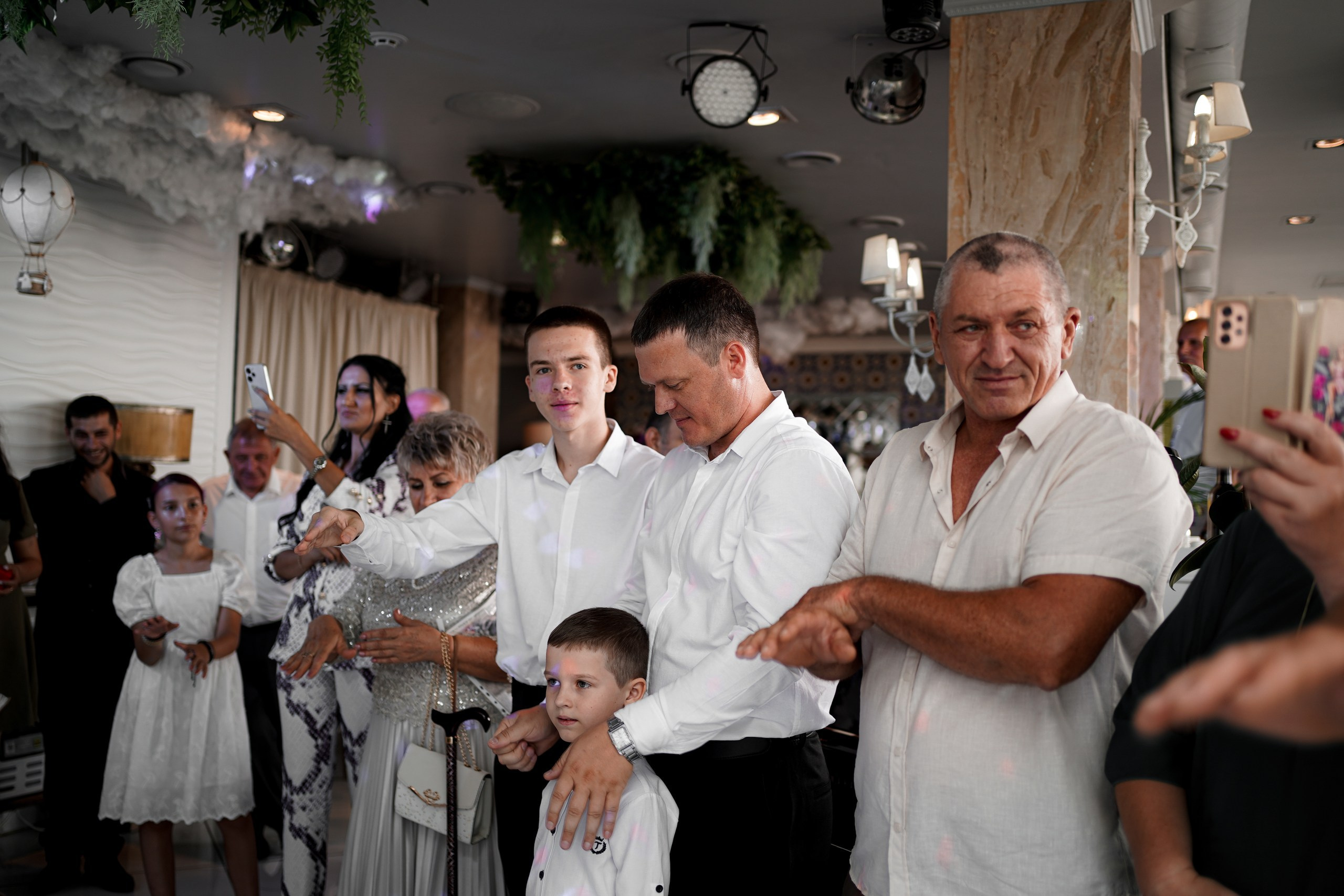 Фотограф на свадебный банкет в Ростове-на-Дону. Свадебный фотограф в Ростове-на-Дону. Таинство Крещения и Венчания, семейные фотосессии. Алёна Чёботова