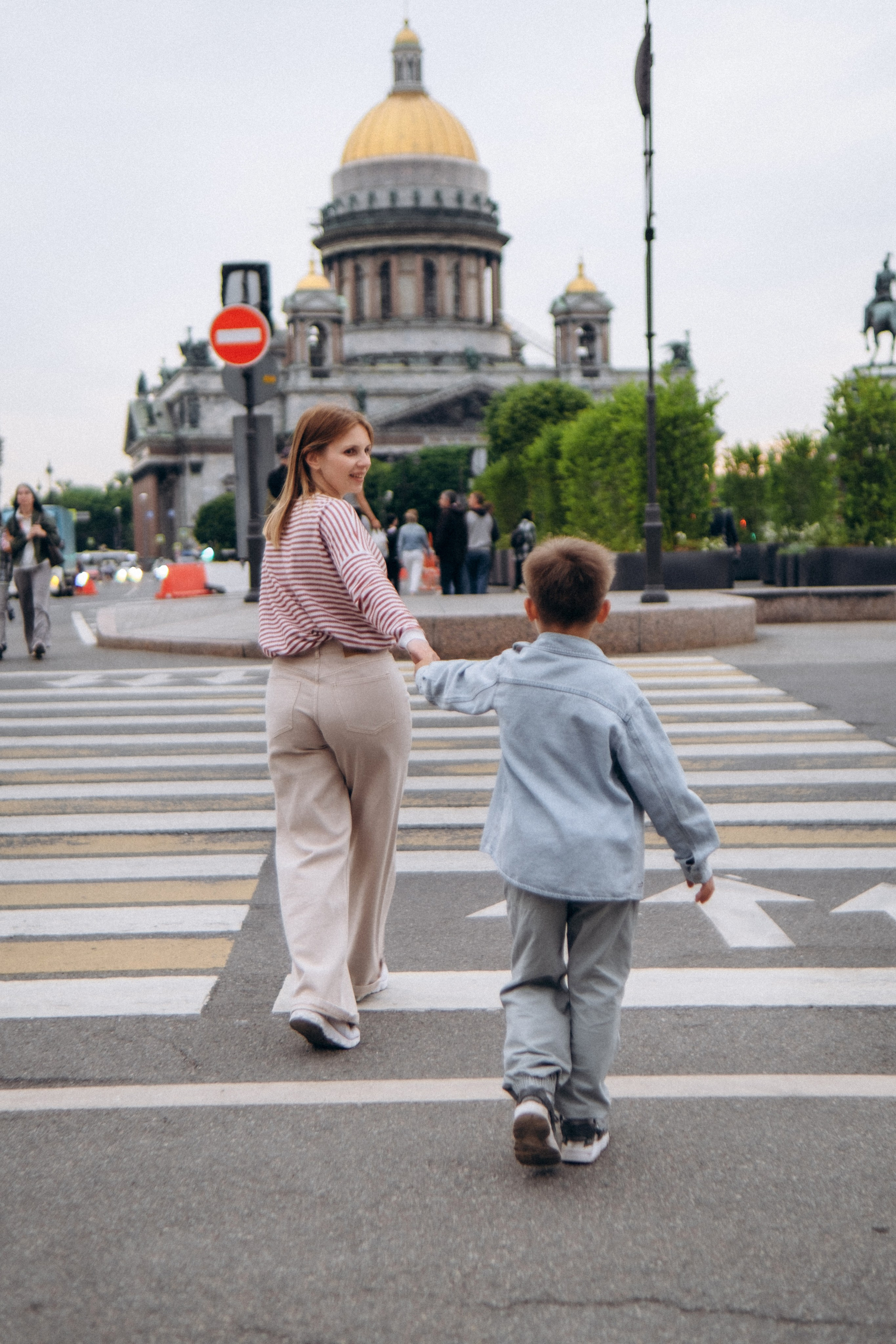 Семейная прогулочная фотосессия в Спб. Фотограф в Санкт-Петербурге Кристина Брянская
