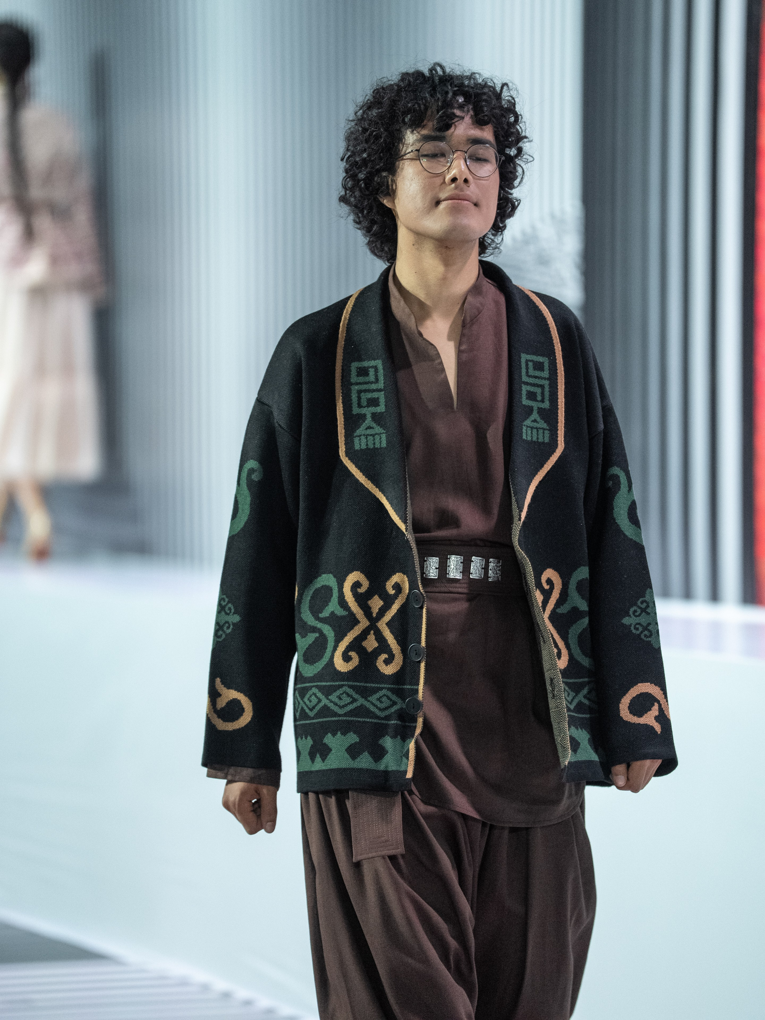 Brand AINASH QARA. Сайт Алматинского НЮ АРТ, будуар и фэшн фотографа Дениса Карпенко