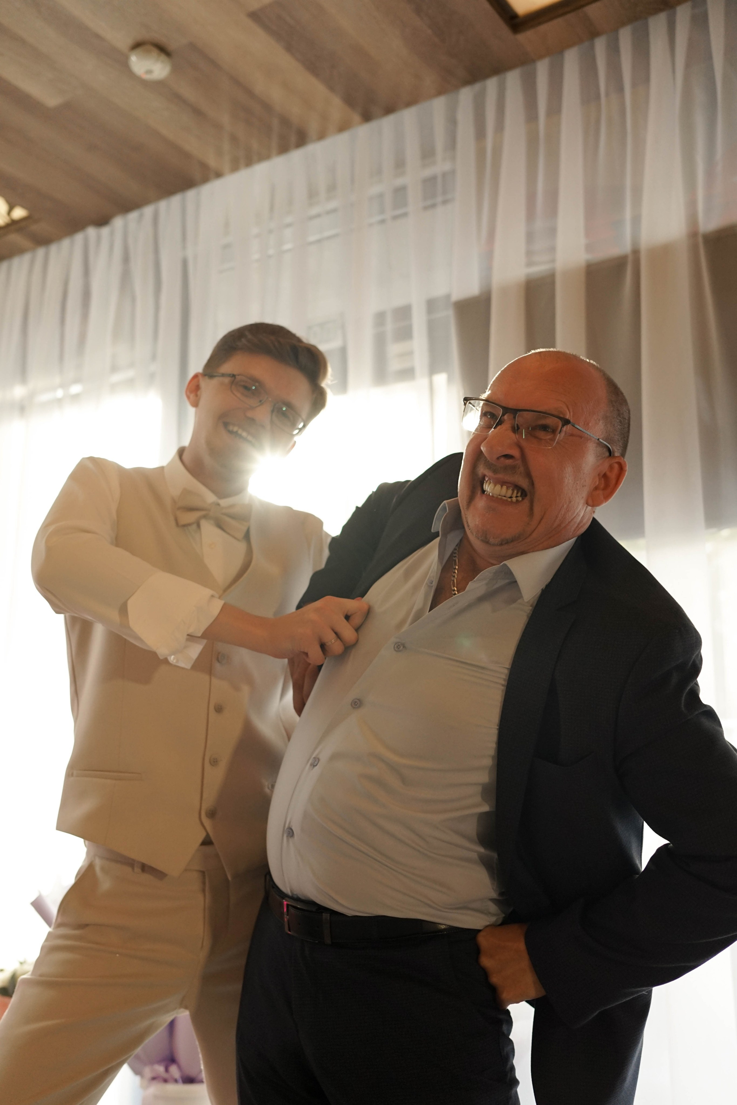 Яна и Никита: сборы в отеле, регистрация и банкет. Фотограф в Иркутске