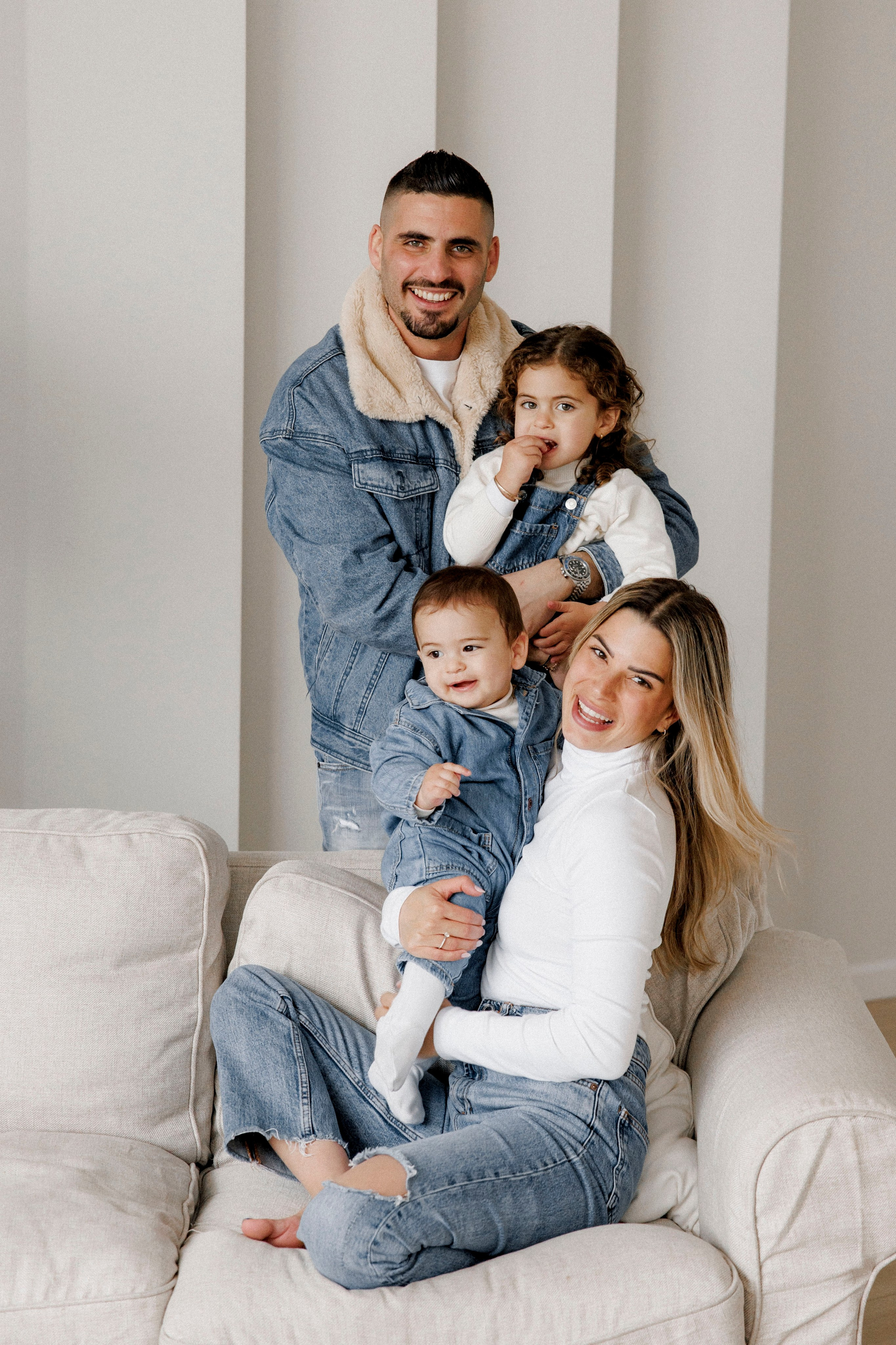 Family photoshoot in White Studio. Wedding and family photographer
