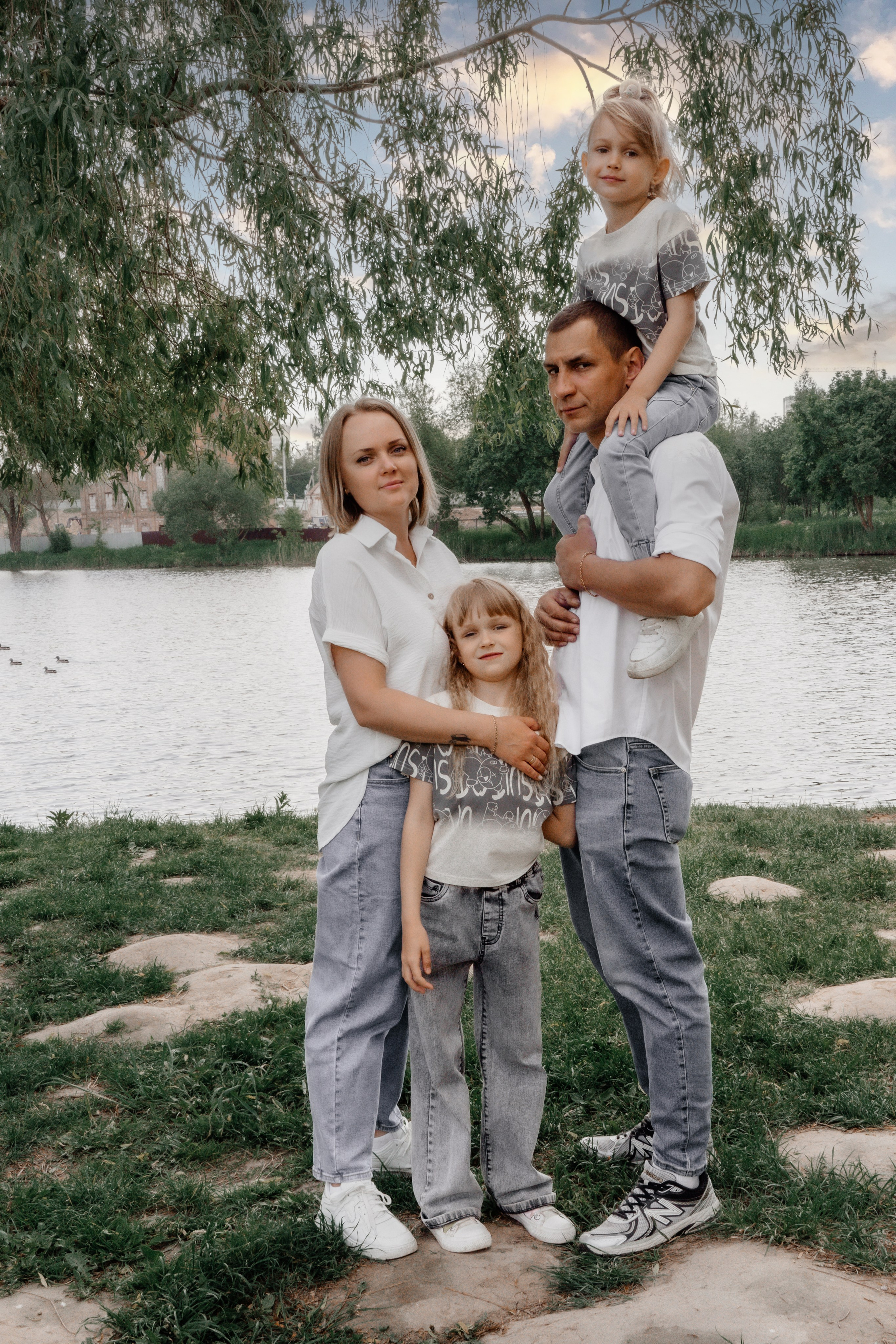 Семейная съемка в Лошицком парке. Ваш семейный фотограф в Минске — Вика Трегубова