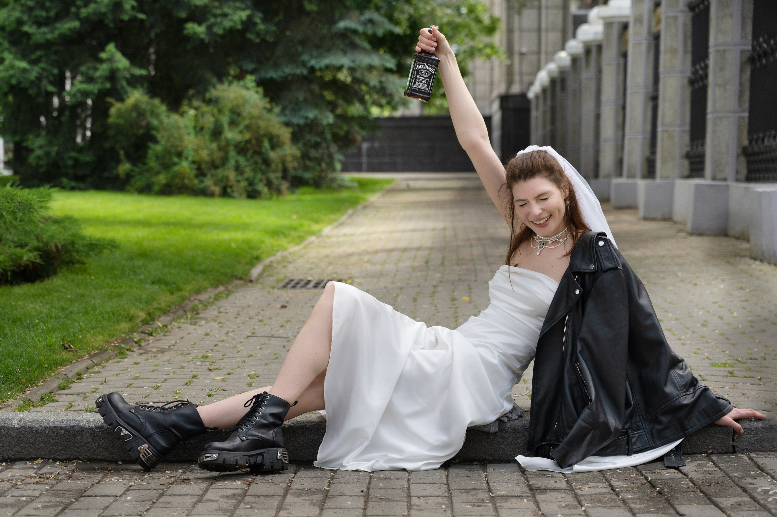 СБЕЖАВШАЯ НЕВЕСТА (история в каждом кадре). Главная