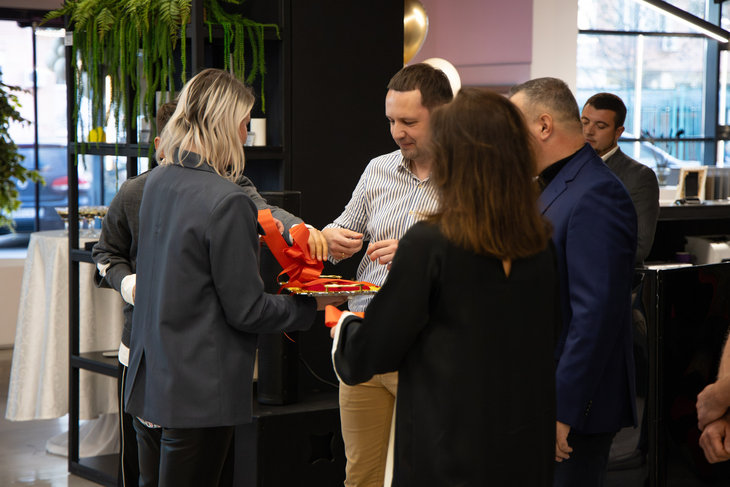 Неолит. Открытие магазина. Ваш экстрим фотограф Кудрева Яна