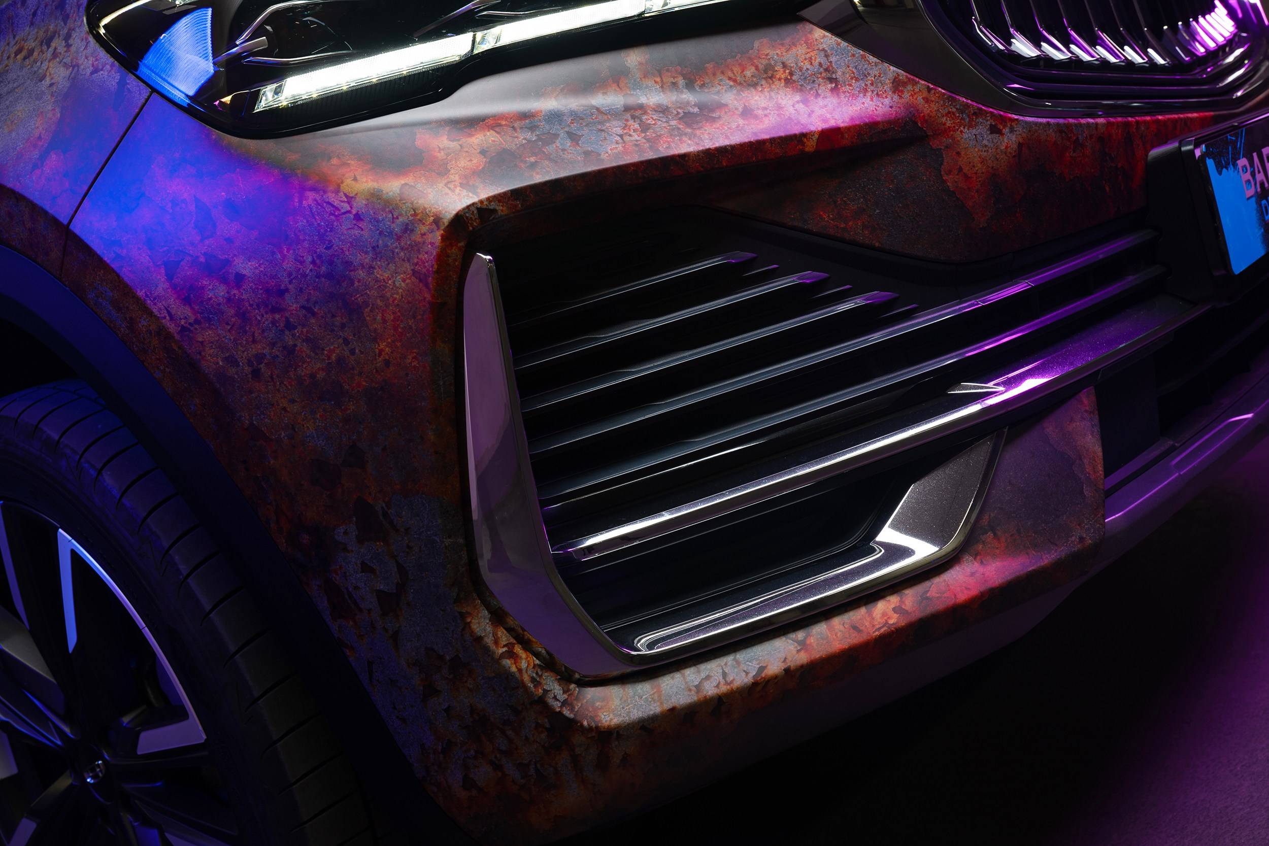 Винилография на Geely Monjaro. Студия дизайна и оклейки авто Barmaley Design