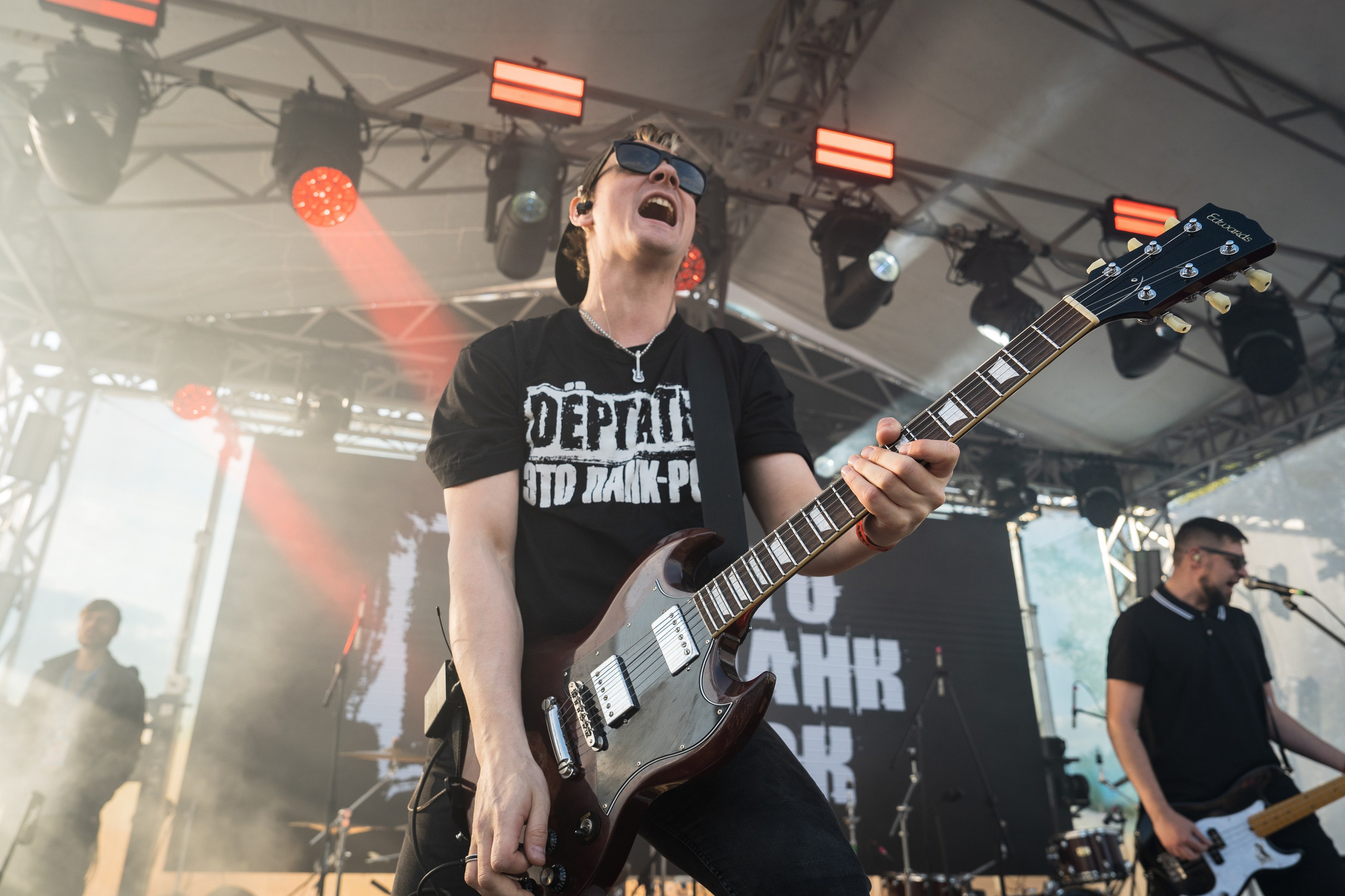 Фотоотчет с главного панк-рок фестиваля страны Anti-Party 2025. Фотограф Николай Прокофьев модельные тесты в Москве