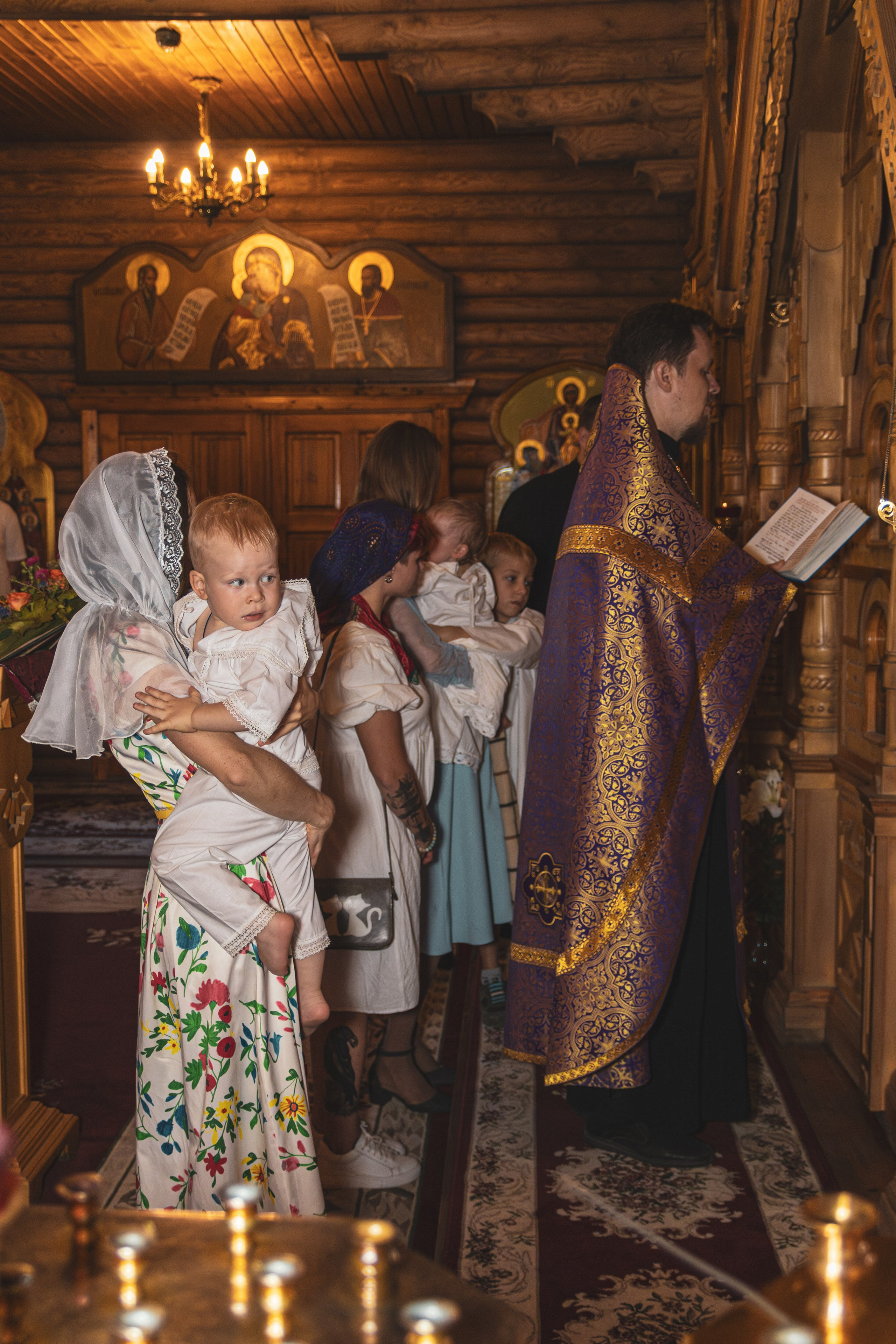 Фотограф крестин в Ростове на Дону, фотография в церке, храме, съёмка крестин в Ростове
