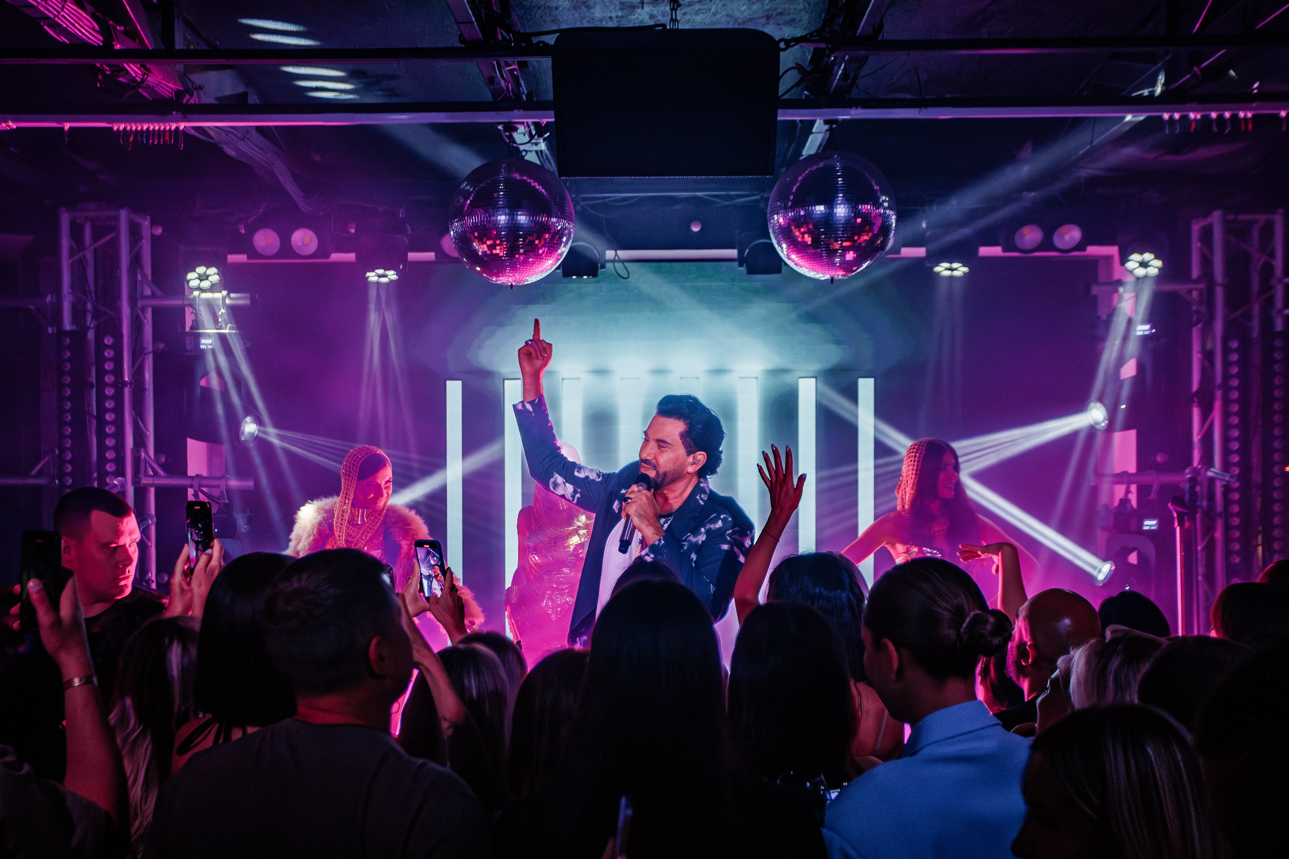 «АВРААМ РУССО"_Чайка на пляже_Ялта_21.06.2025. Аминов Руслан | Фотограф