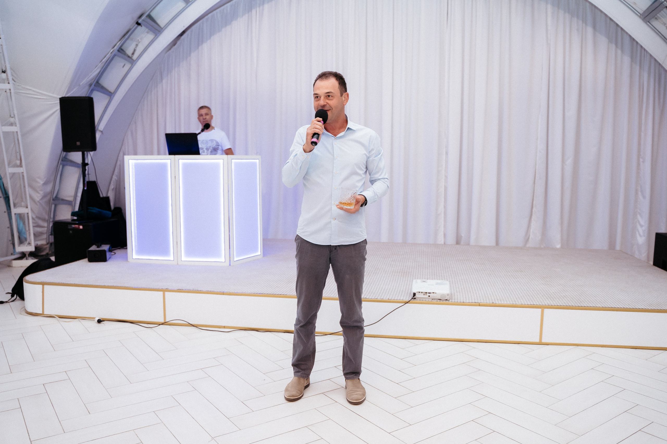 Ави Центр. Свадебный фотограф в Симферополе