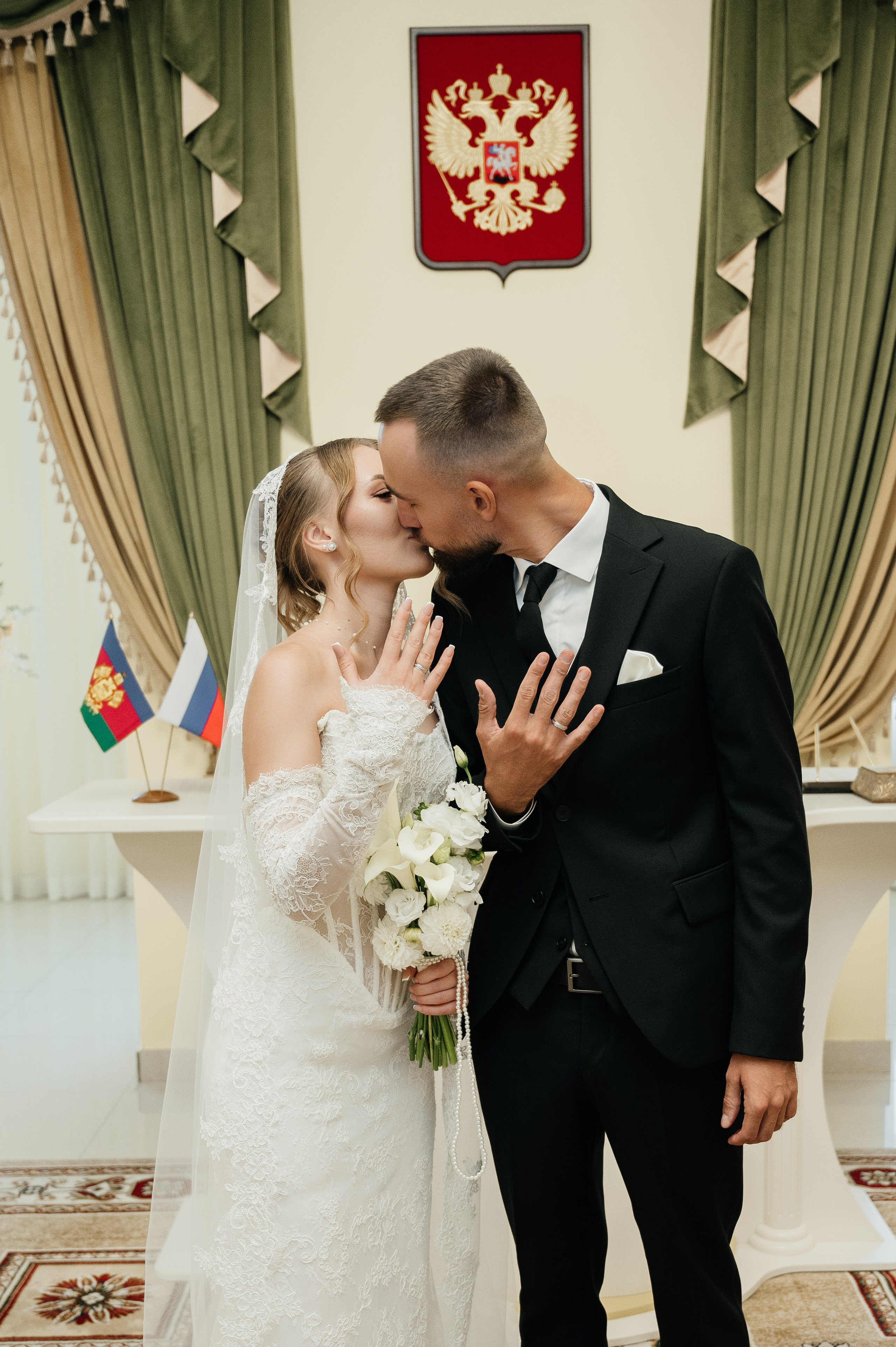 Виктор и Валерия (загс). Свадебный и семейный фотограф в Краснодаре Алина Мельник