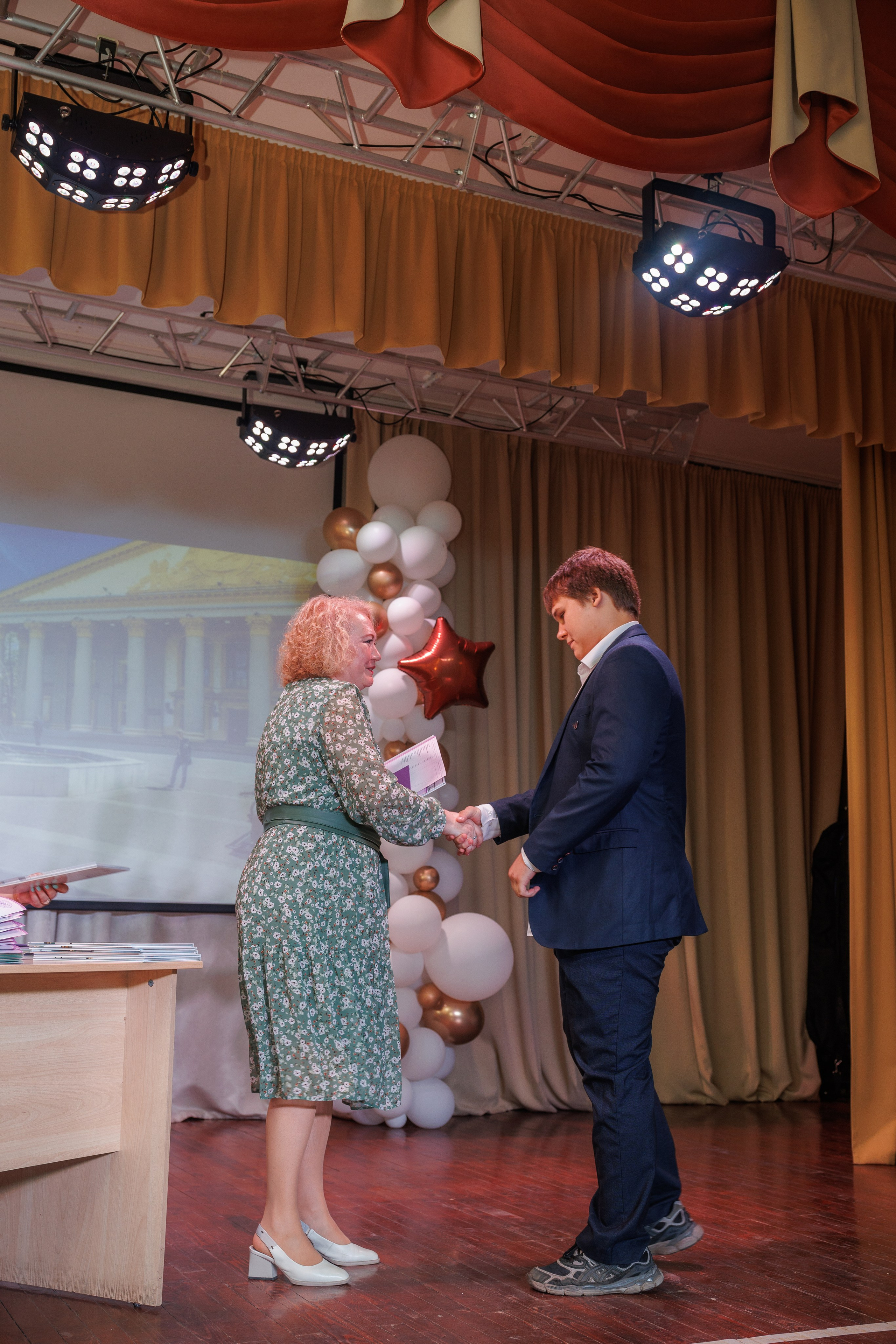 Вручение аттестатов. Свадебный и семейный фотограф в Новосибирске Ирина Дорошкова