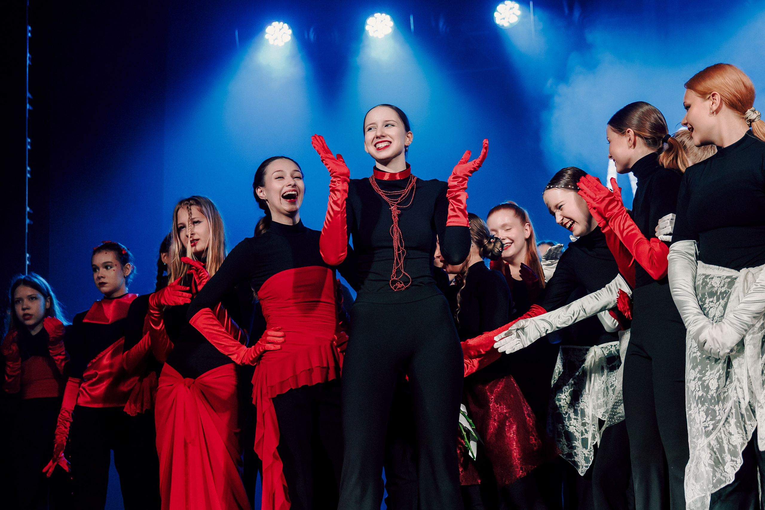 Отчётный концерт танцевальной школы «Red Rabbits» 2025. Лёшка Варзегов — фотограф