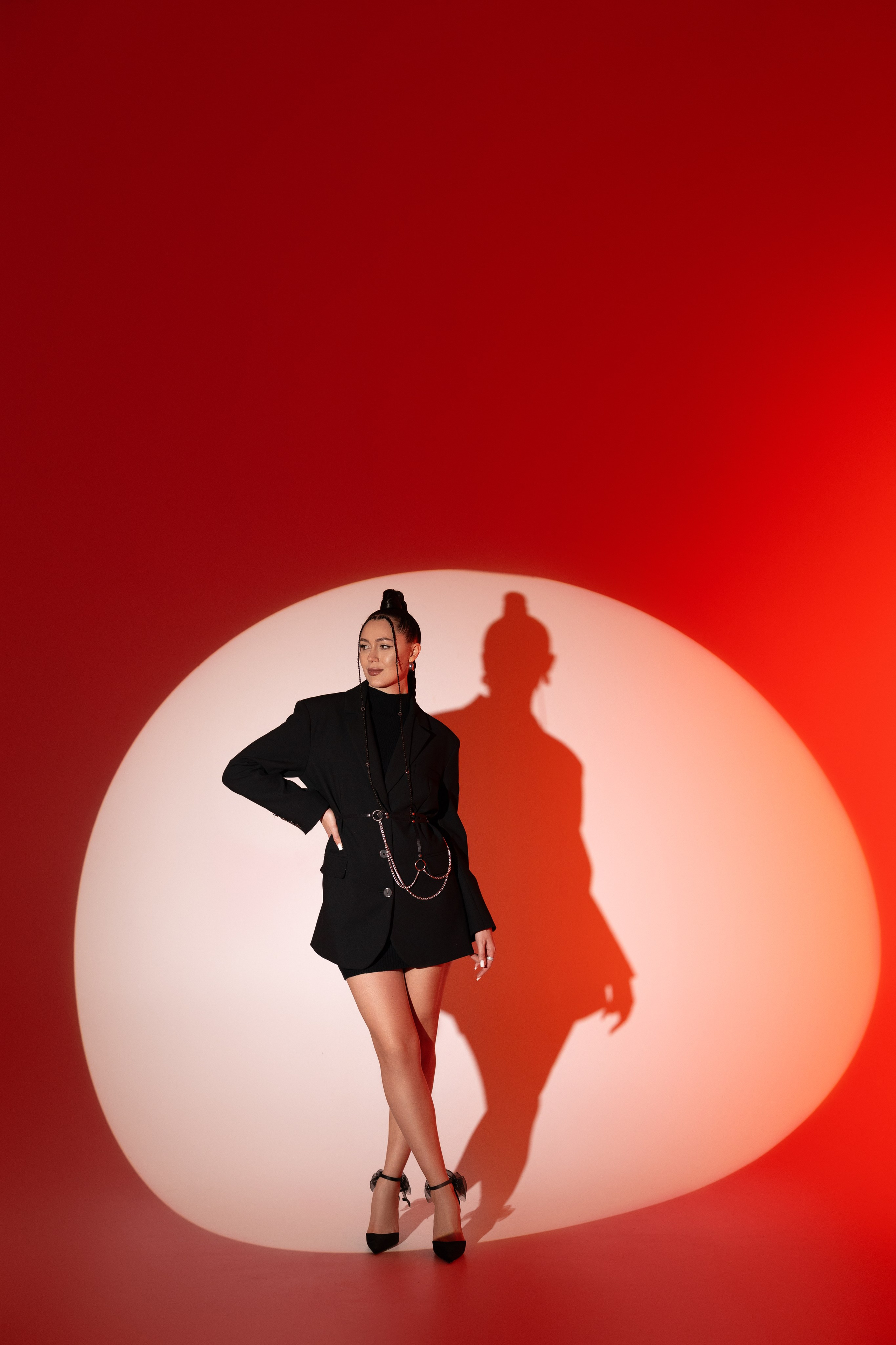 Цветной свет и фигуры. Фотограф Минск