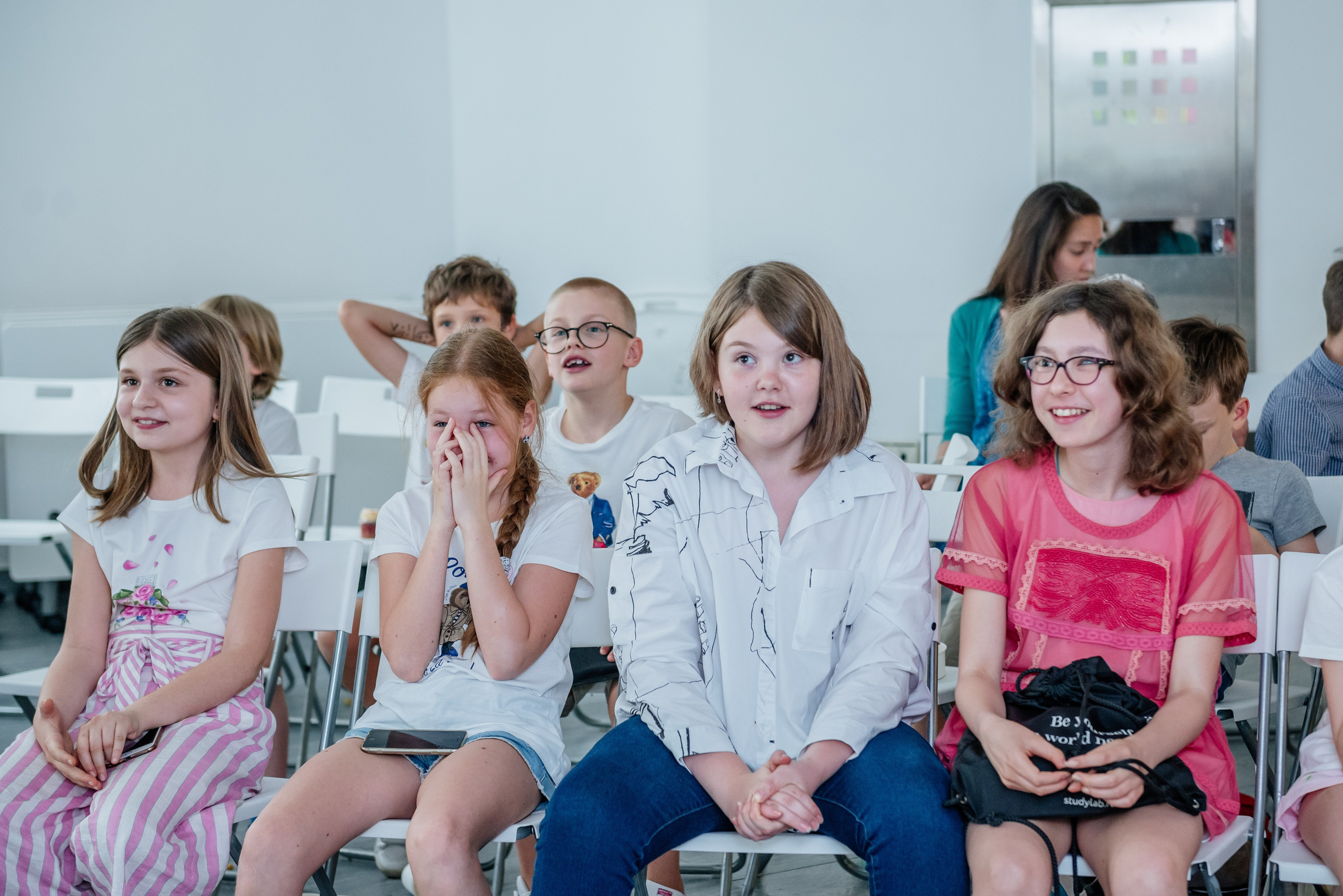 Английская школа. Study Lab. Фотограф LANA STIL. Семейный, репортажный фотограф, студия. Женский, мужской портрет. Фотографирую территориально в г. Королев, Москва, МО