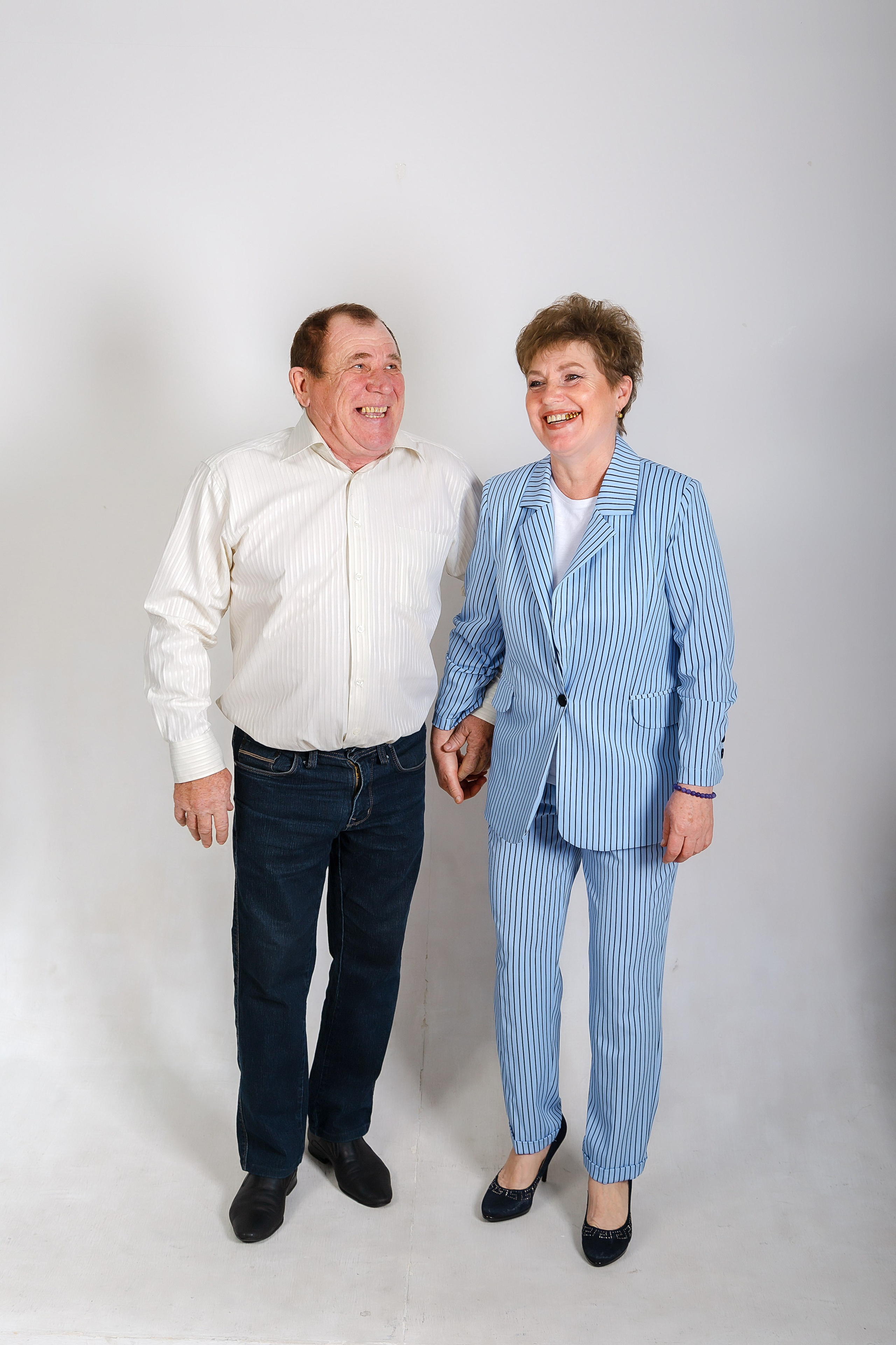 Новогодняя семейная фотосессия в студии в Волгодонске