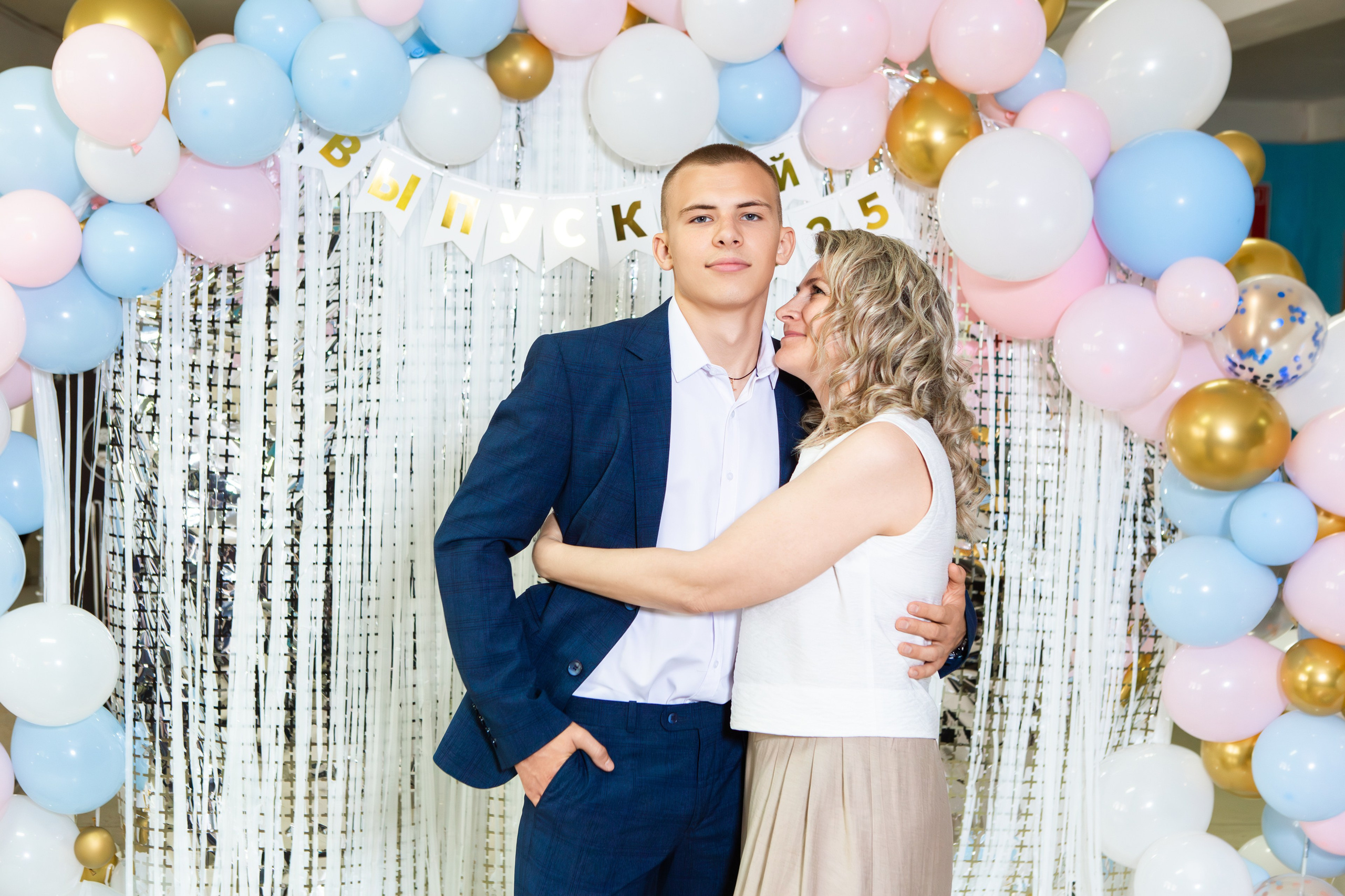 ФОТОСЕССИЯ С РОДИТЕЛЯМИ ВЫПУСКНОЙ 2025 9 ШКОЛА Г.МЦЕНСК. Профессиональный фотограф в Мценске и Орловской области