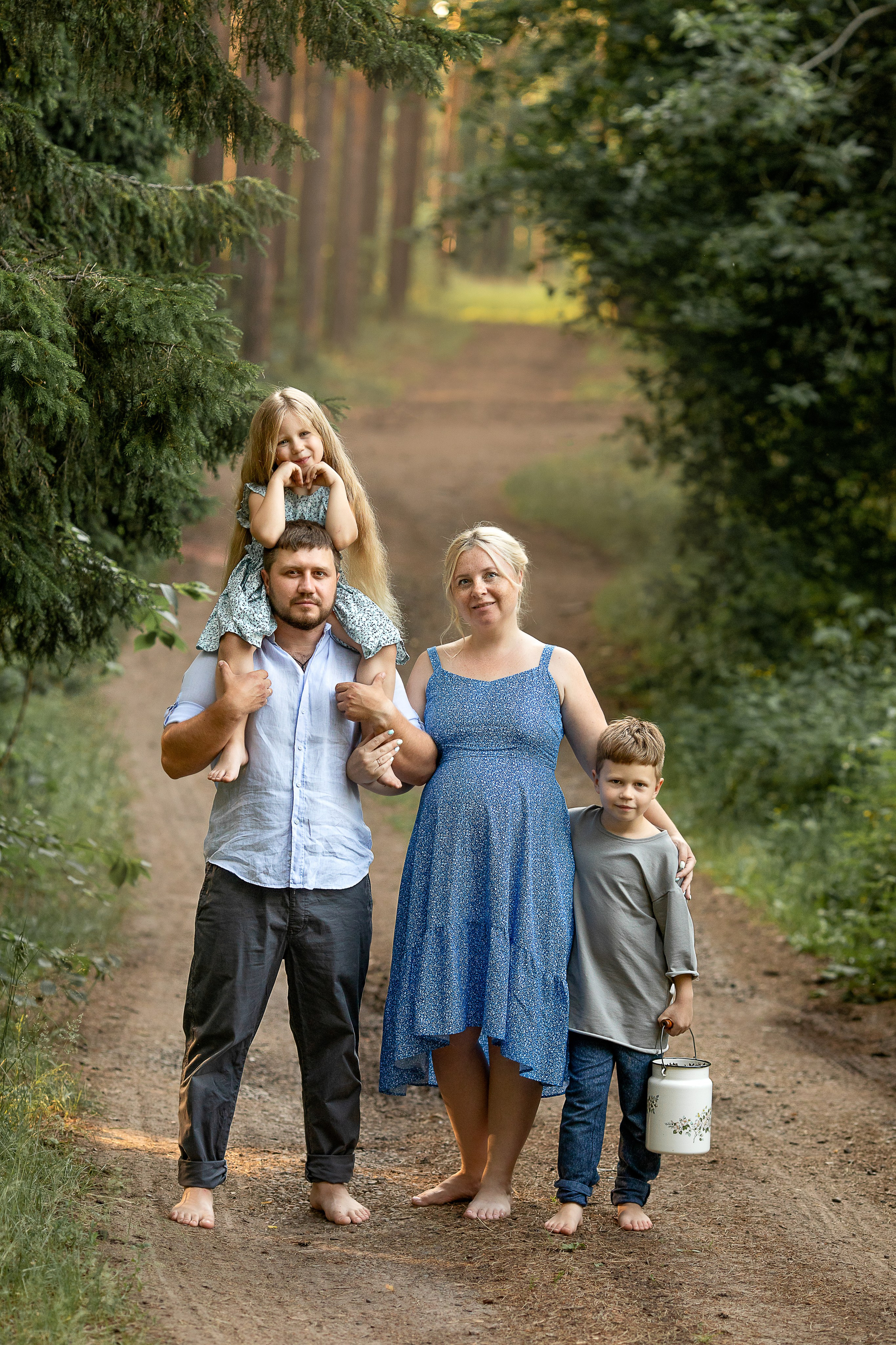 Солнце сквозь сосны-великаны. Детский и семейный фотограф в Красноярске Елена Коровкина