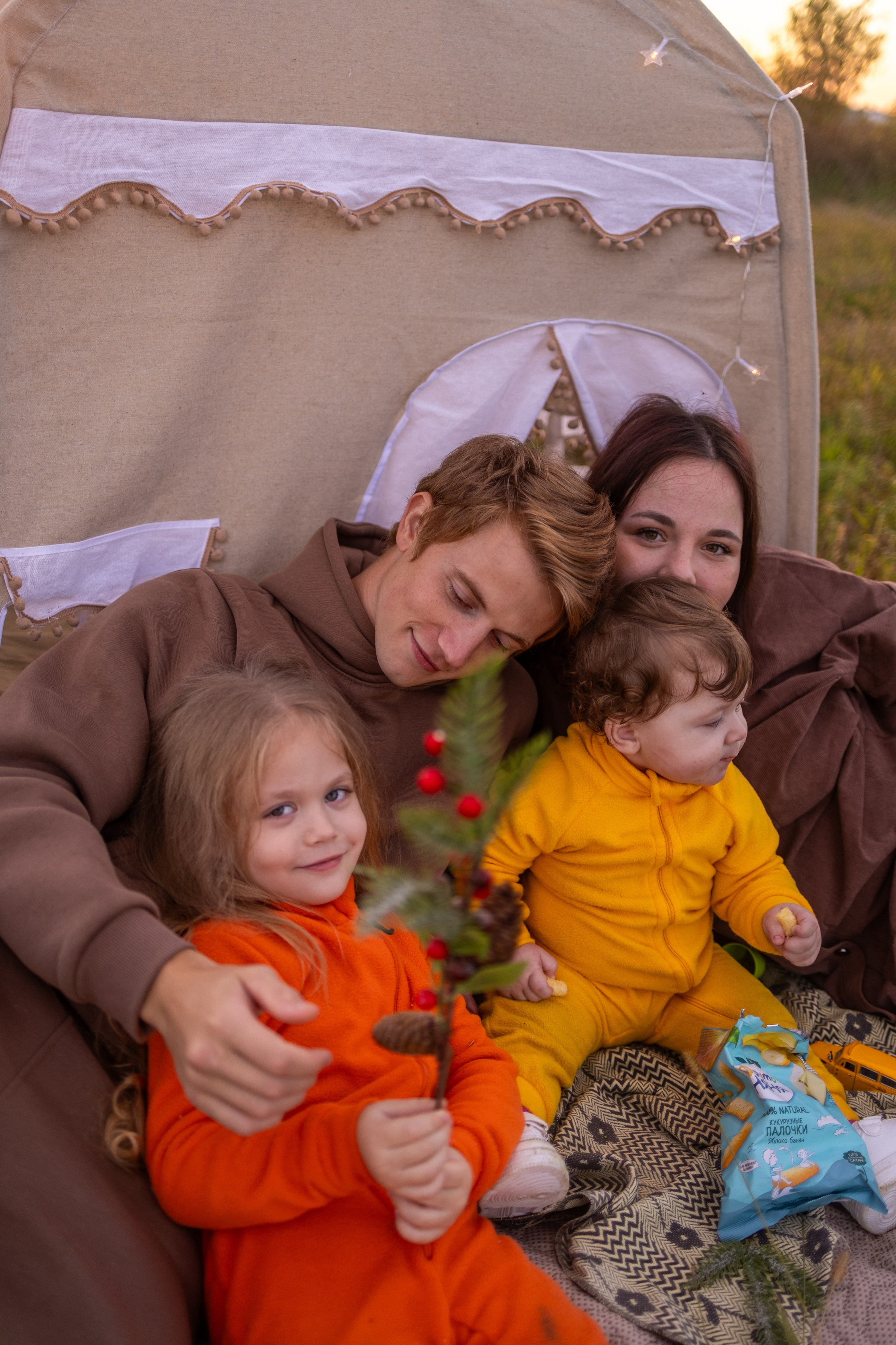 Ангелина с семьей. Семейный фотограф в Дзержинске Наталья Лаэтина