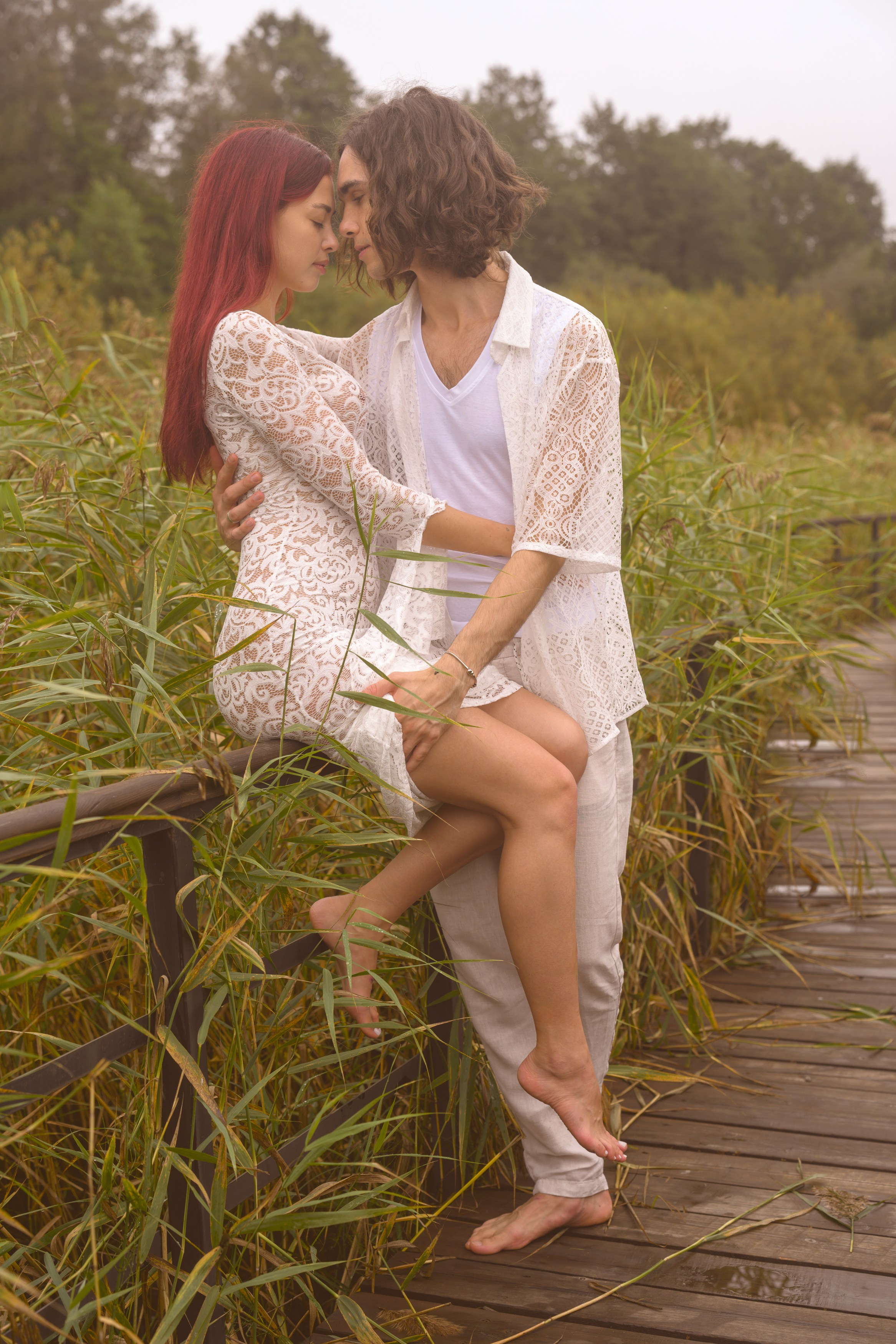 Фотосъемка Love Story на берегу Финского залива на экотропе