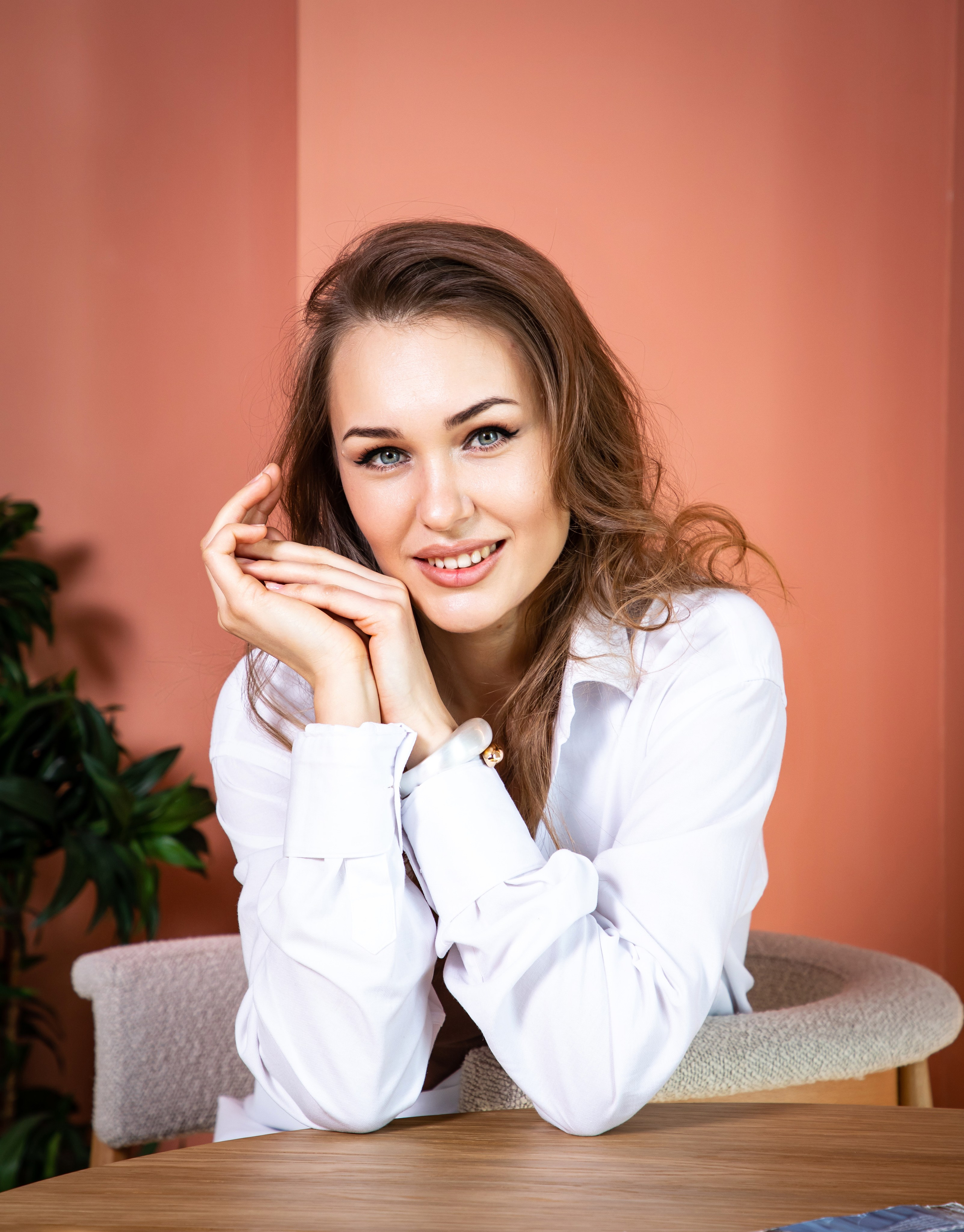 Фотосъемка для маркетплейсов с моделью в Москве и Московской области. Фотостудия в Москве LUXARTPHOTO